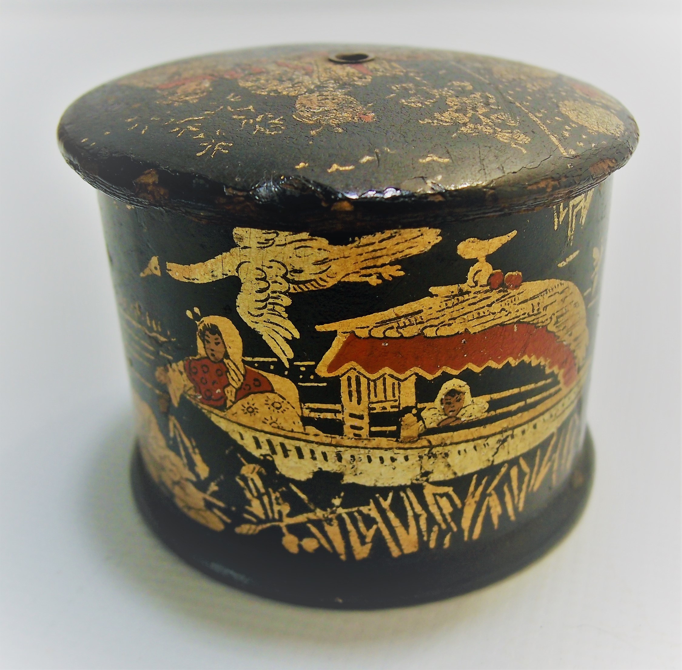 Asiatische Holzdose (Museum für Stadtgeschichte Templin CC BY-NC-SA)
