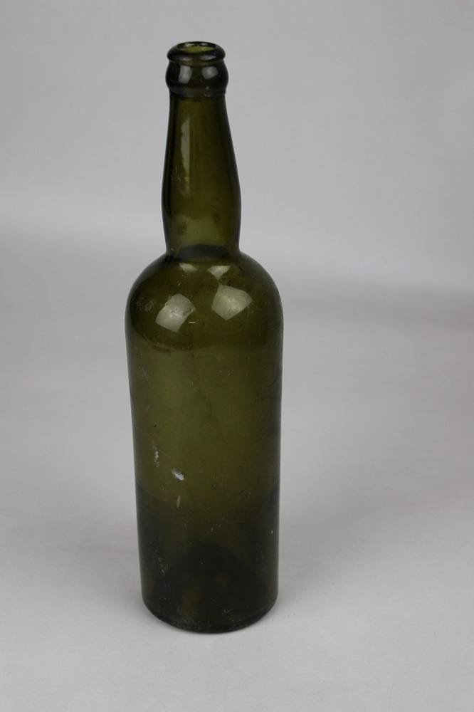 Flasche, Whiskeyflasche (?) (Museum Baruther Glashütte CC BY-NC-SA)