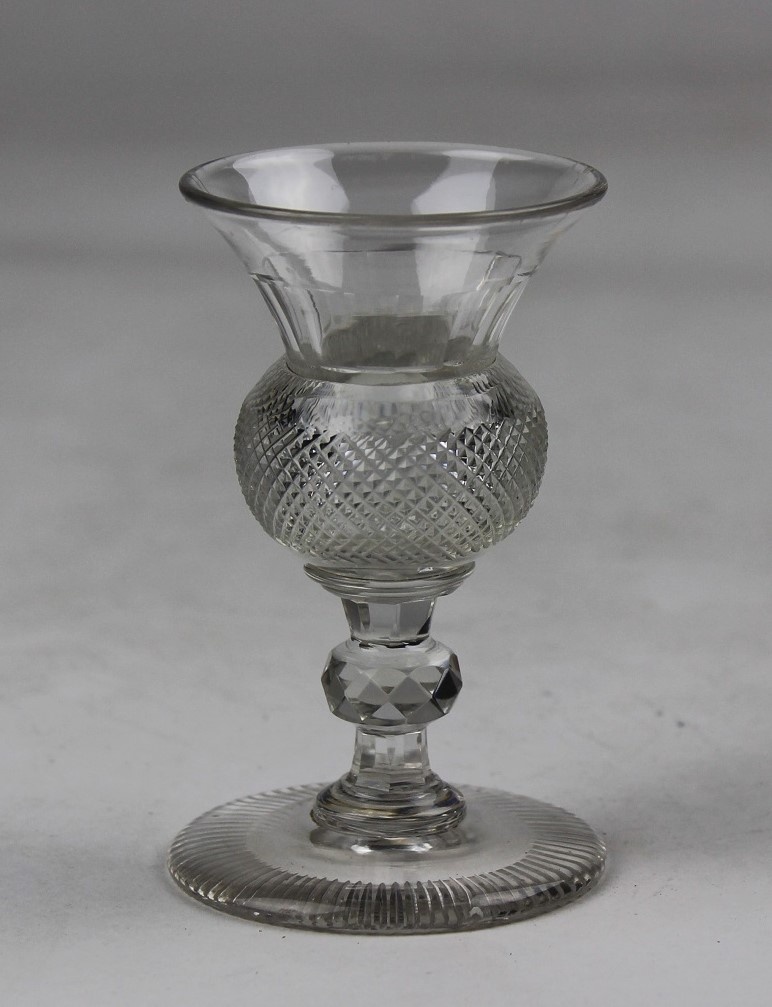 Schnaps- oder Likörglas (Museum Baruther Glashütte CC BY-NC-SA)