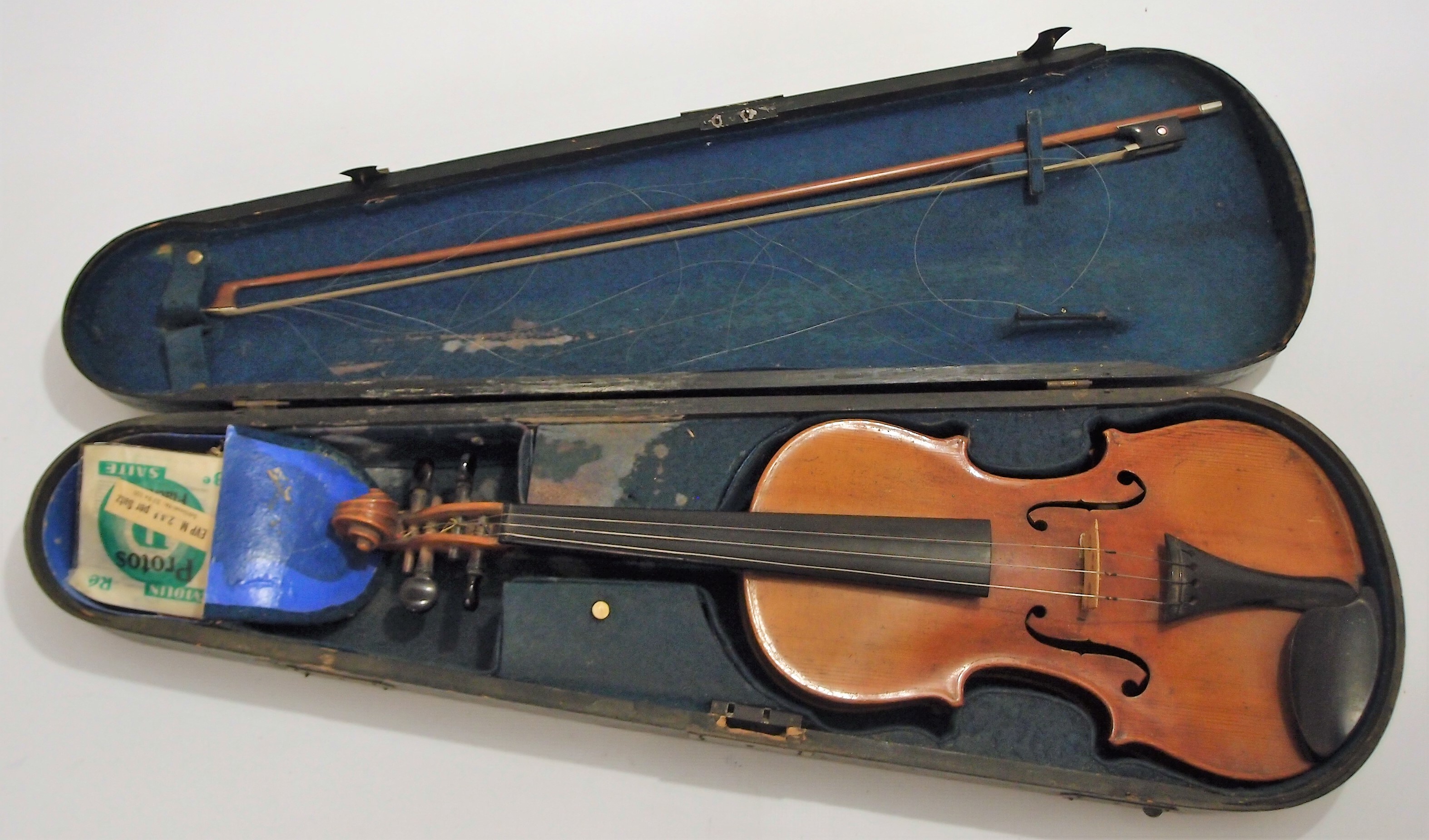 Geige mit Geigenkasten (Museum für Stadtgeschichte Templin CC BY-NC-SA)