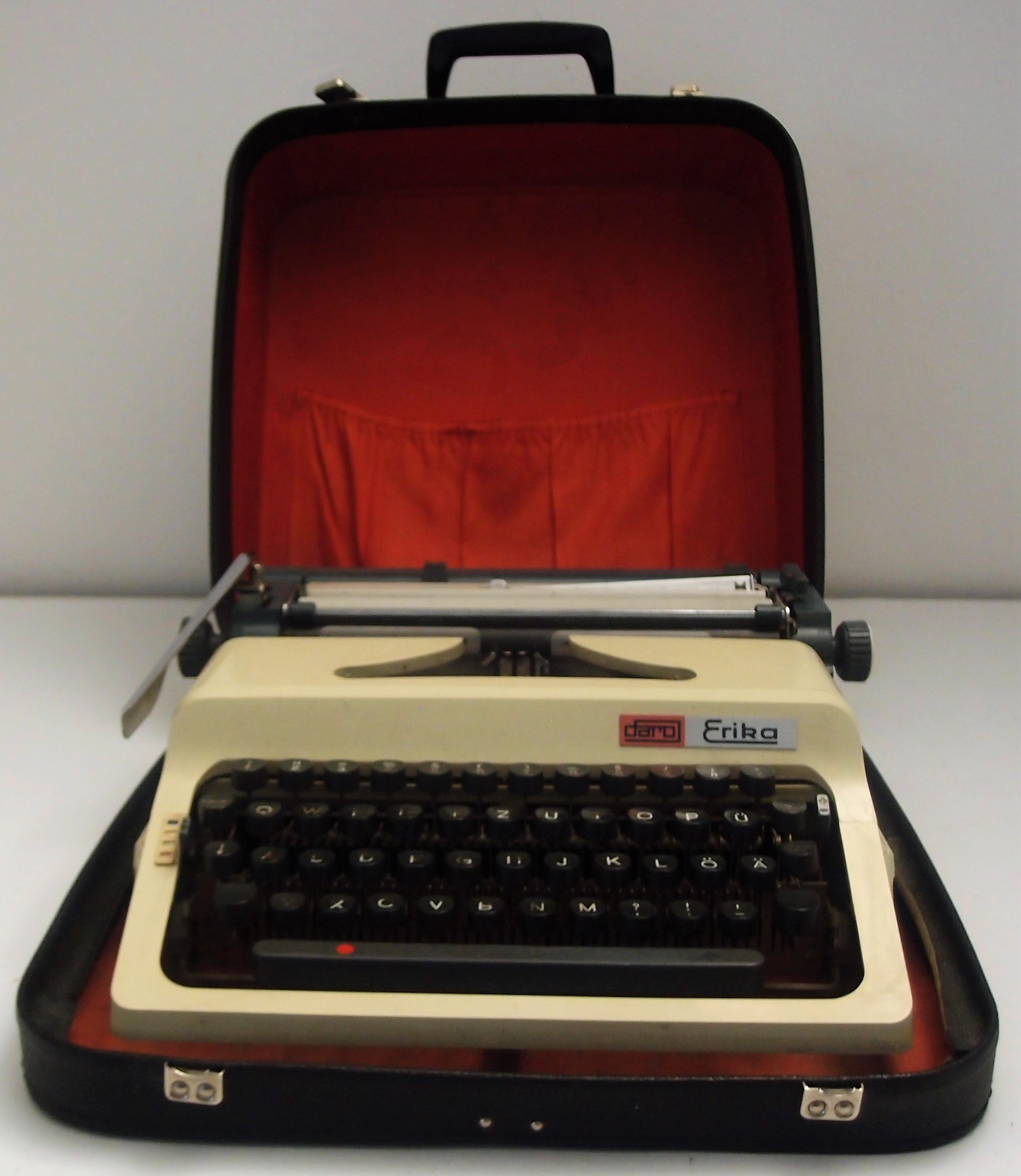 Schreibmaschine Erika (Museum für Stadtgeschichte Templin CC BY-NC-SA)