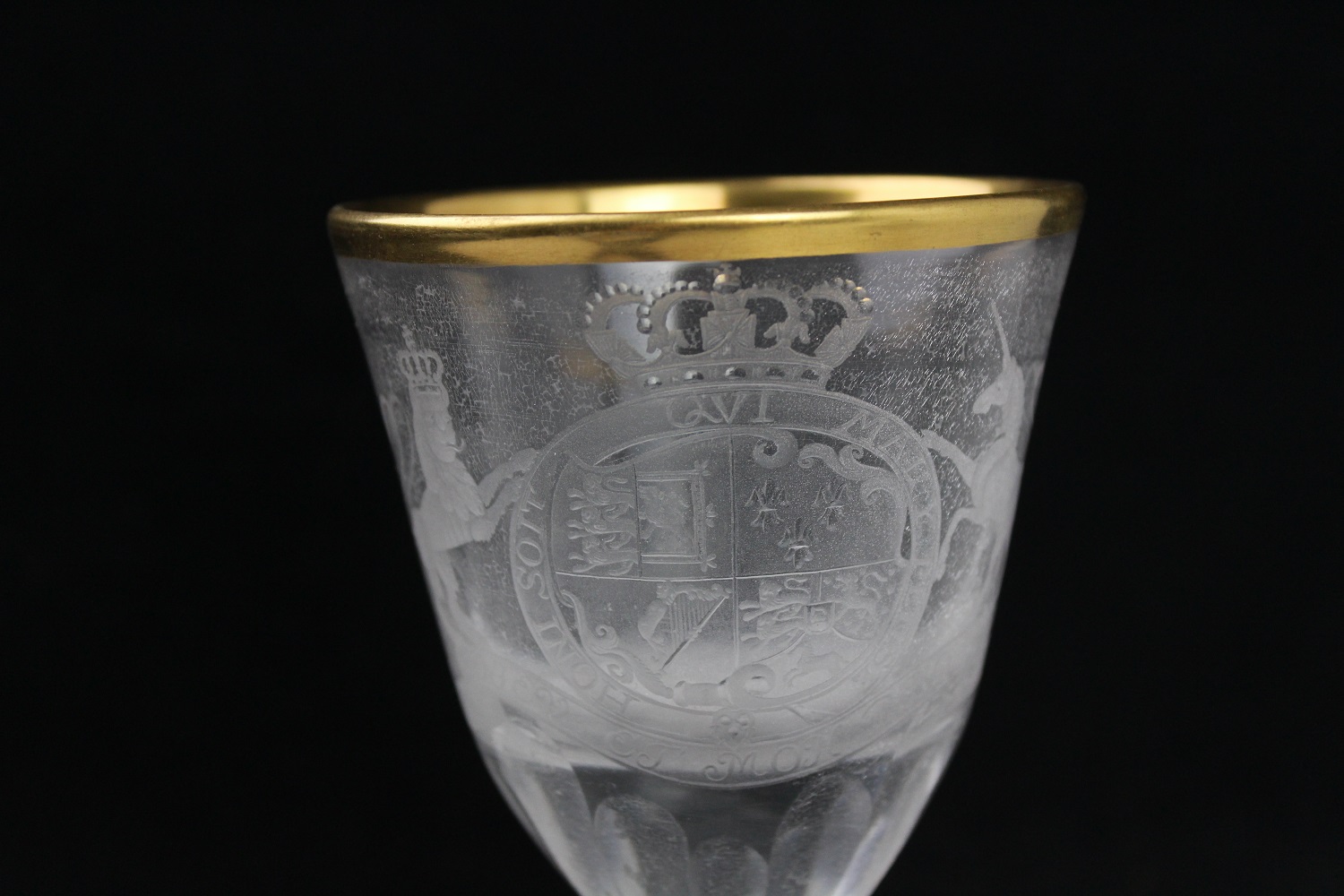Kelchglas, fragmentierter Pokal, Lauenstein, 18. Jahrhundert (Museum Baruther Glashütte CC BY-NC-SA)