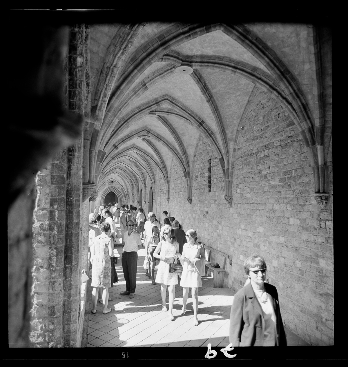Kreuzgang im Kloster Chorin, Juli 1970 (Museum und Galerie Falkensee CC BY-NC-SA)