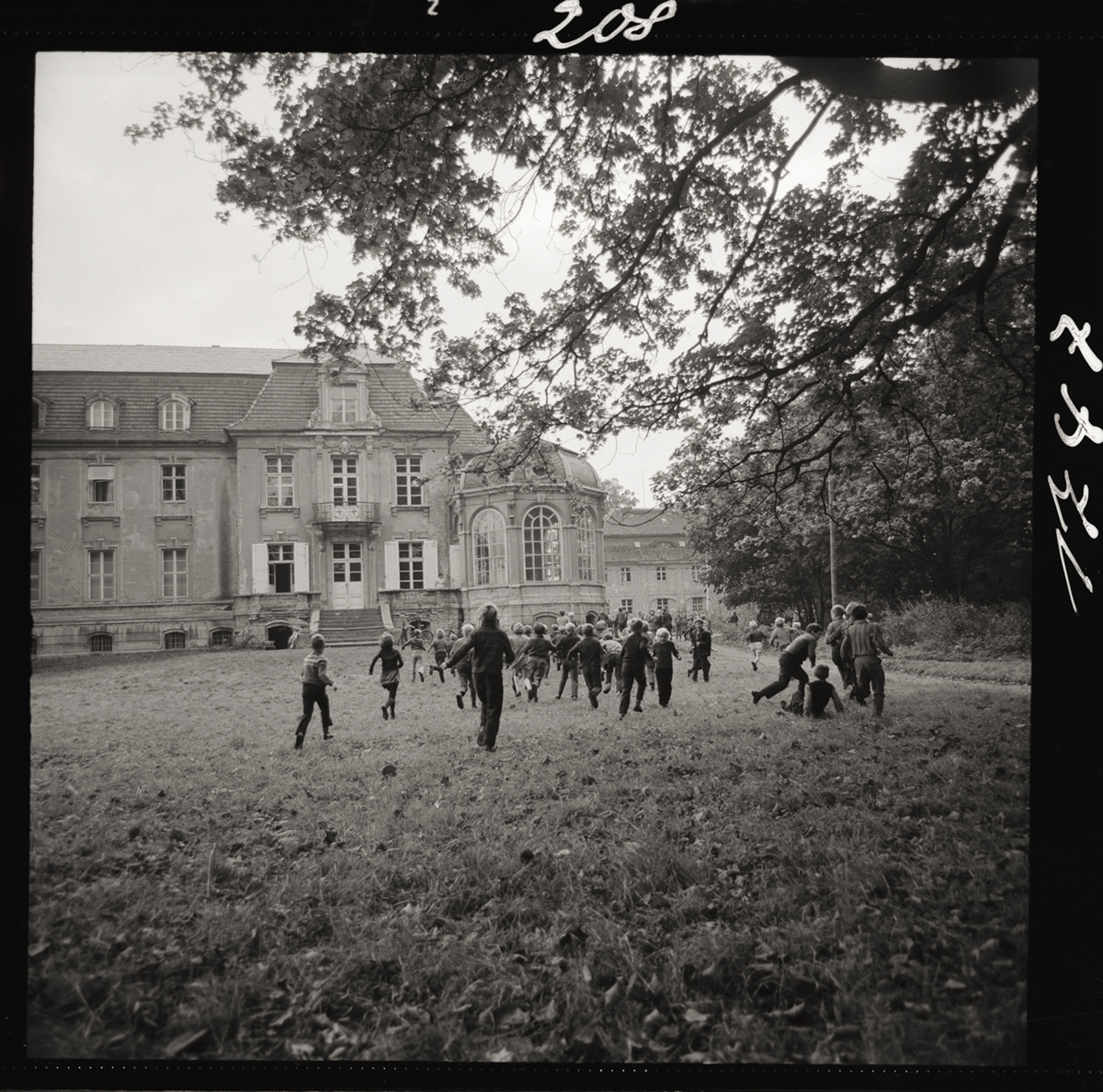 Das Schloss Wustrau im August 1970 (Museum und Galerie Falkensee CC BY-NC-SA)