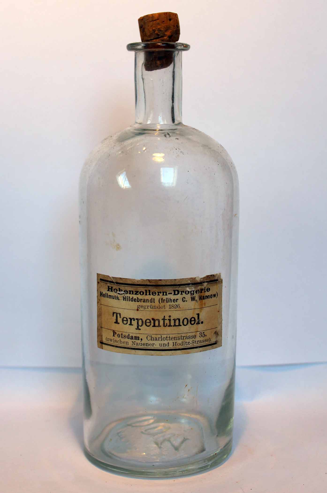 Flasche für Terpentinöl aus der Hohenzollern-Drogerie Potsdam (Potsdam Museum - Forum für Kunst und Geschichte CC BY-NC-SA)