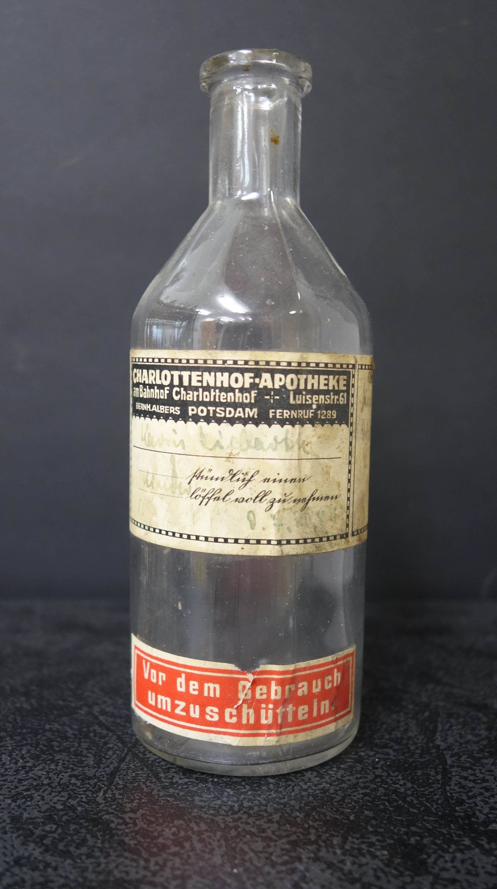 Arzneiflasche aus der Charlottenhof-Apotheke (Potsdam Museum - Forum für Kunst und Geschichte CC BY-NC-SA)