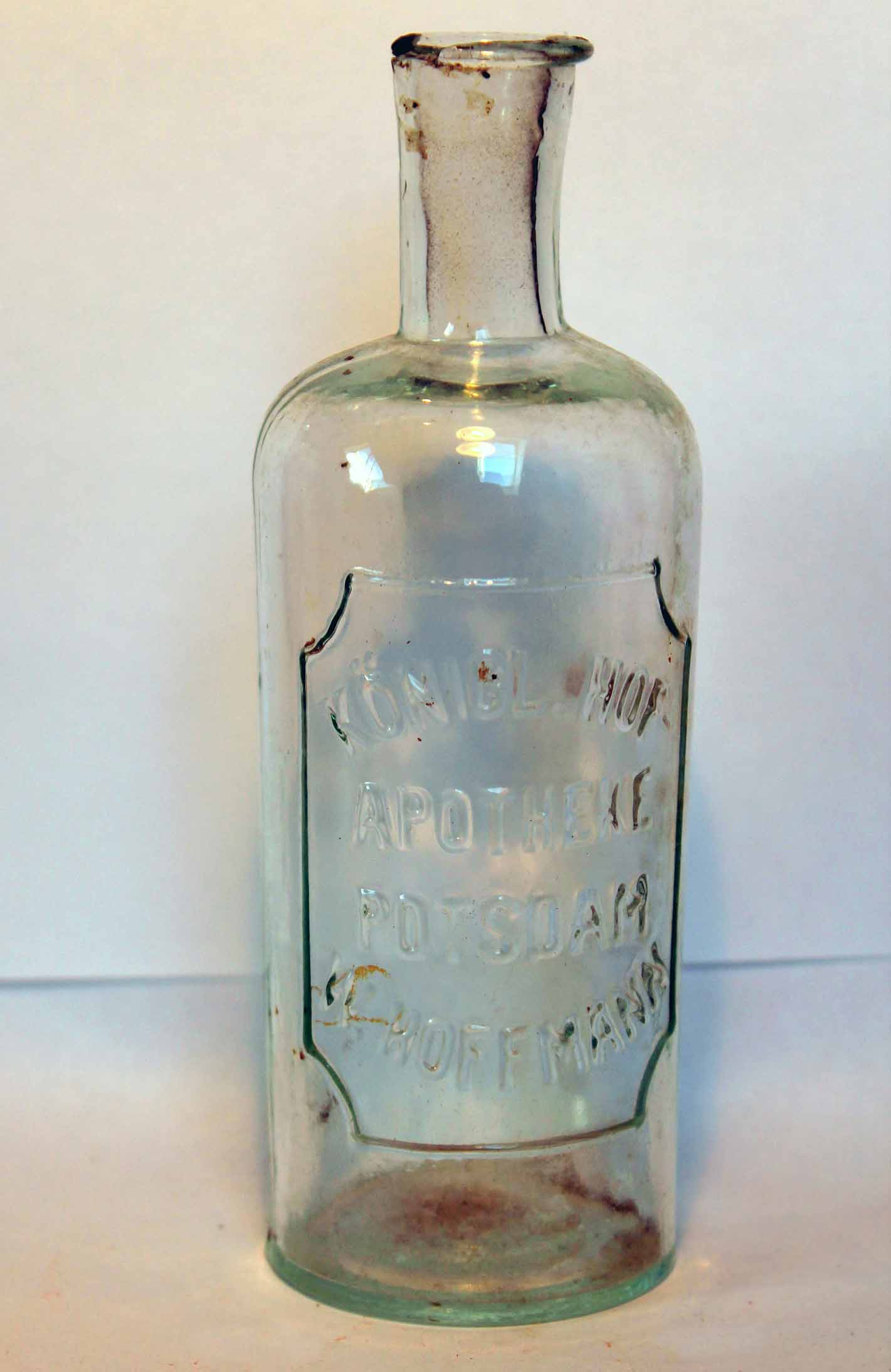 Arzneiflasche aus der Adler-Apotheke (Potsdam Museum - Forum für Kunst und Geschichte CC BY-NC-SA)