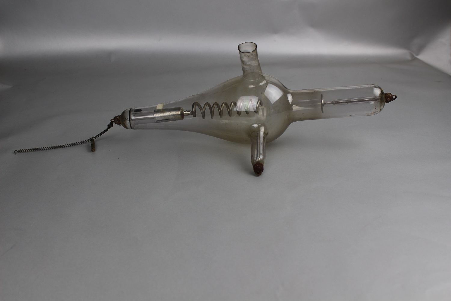 Entladungsröhre, Röntgenröhre, Glasinstrument (Museum Baruther Glashütte CC BY-NC-SA)