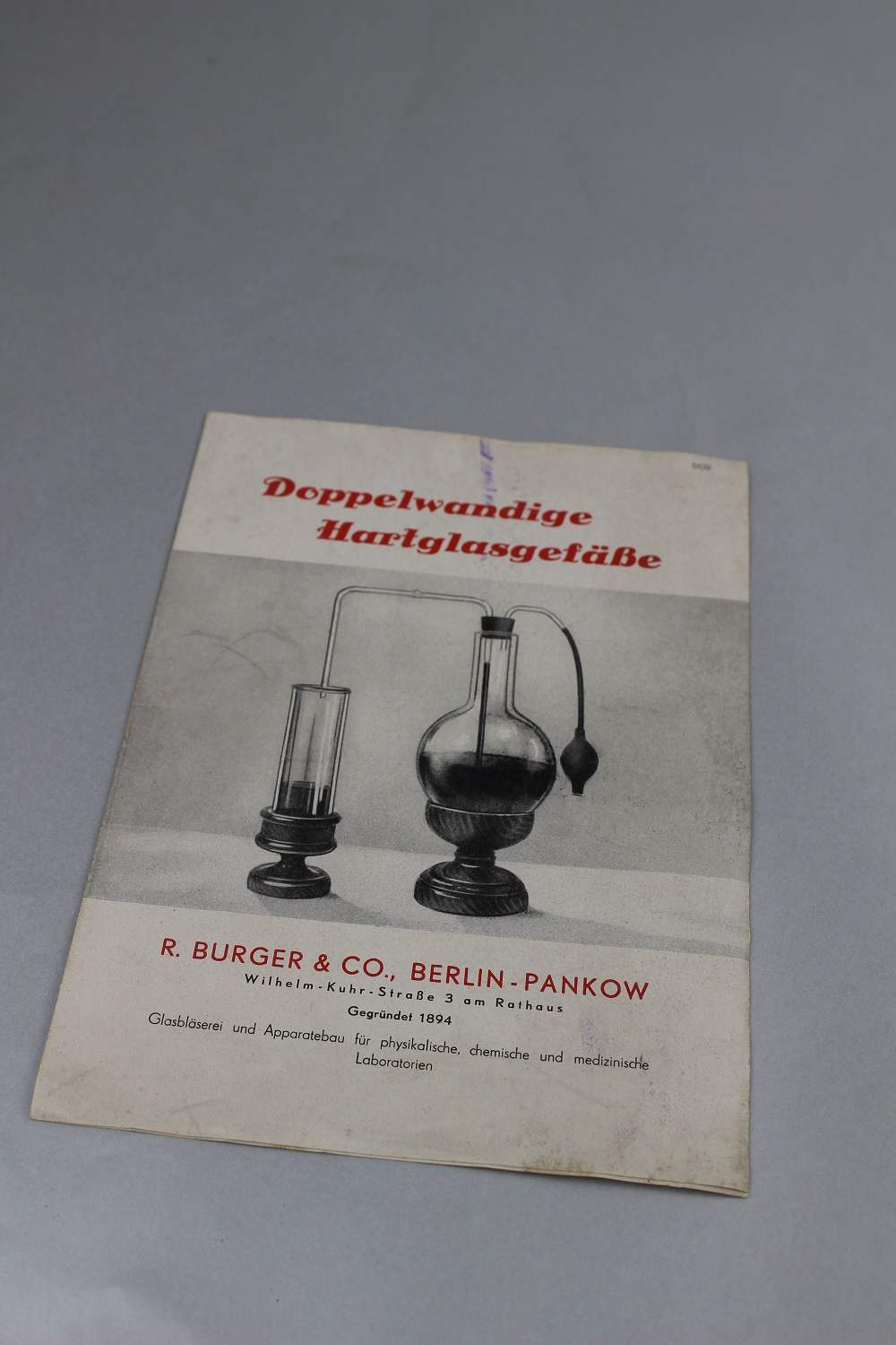 Katalog über Doppelwandige Hartglasgefäße (Museum Baruther Glashütte CC BY-NC-SA)