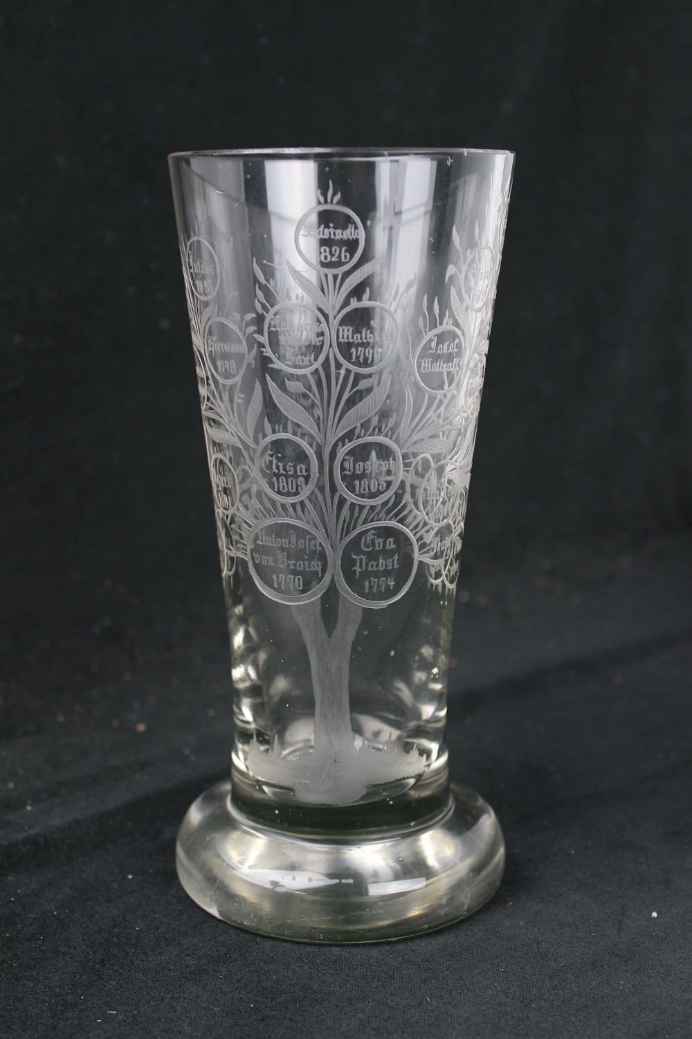 Becherglas, Stammbaumglas (Museum Baruther Glashütte CC BY-NC-SA)