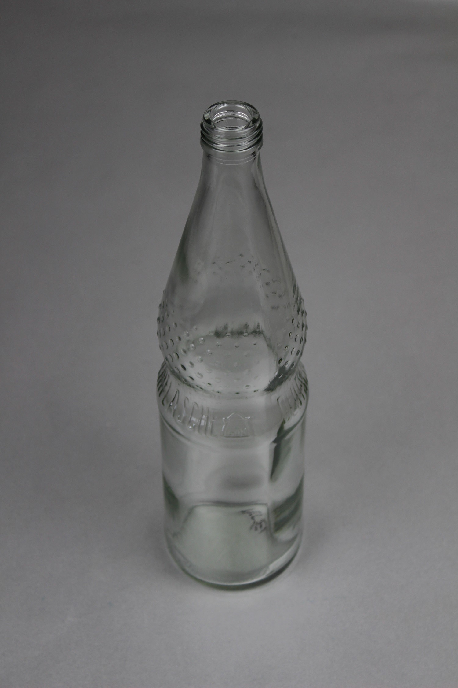 Normbrunnenflasche (Perlenflasche) (Museum Baruther Glashütte CC BY-NC-SA)