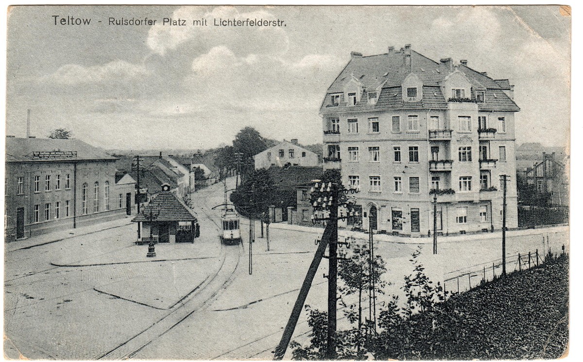 Teltow, Ruhlsdorfer Platz-Lichterfelder Allee um 1919 (s/w) (Heimatmuseum Stadt Teltow CC BY-NC-SA)