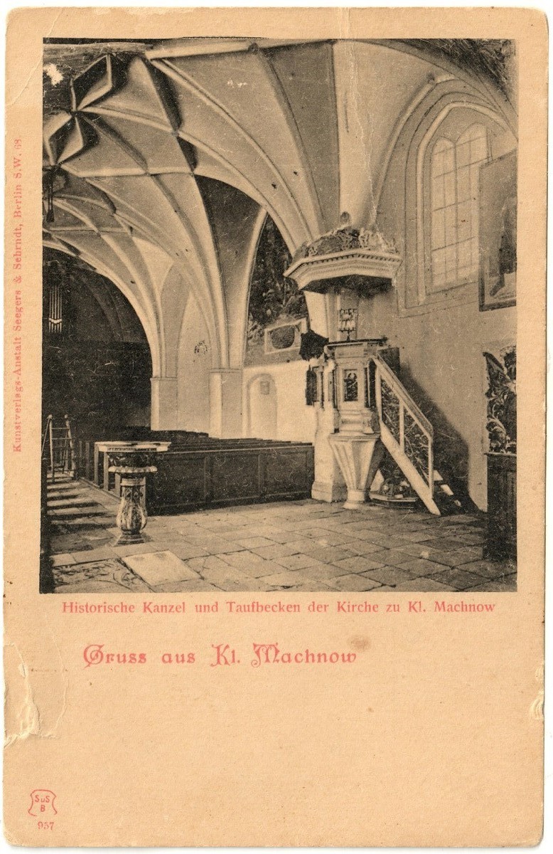 Kleinmachnow, Historische Kanzel und Taufbecken der Kirche (s/w) (Heimatmuseum Stadt Teltow CC BY-NC-SA)