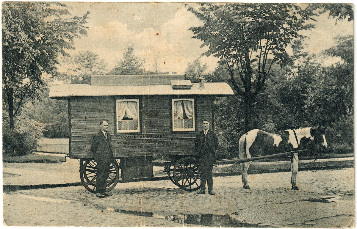 Teltow, Evangeliumswagen der Heimstmission des Kreises Teltow (s/w) (Heimatmuseum Stadt Teltow CC BY-NC-SA)