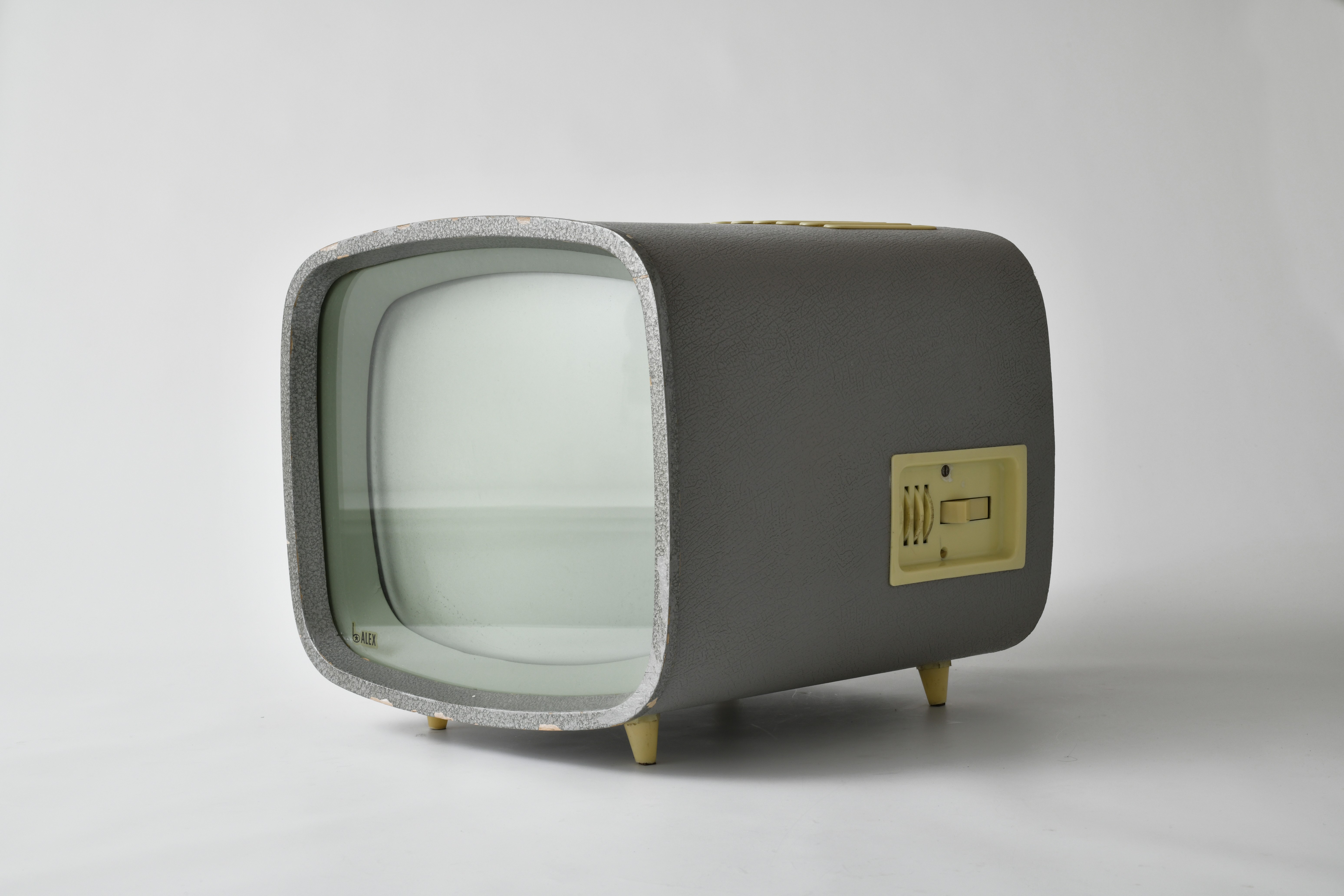 Fernsehgerät „Alex“ (Museum Utopie und Alltag. Alltagskultur und Kunst aus der DDR CC BY-NC-SA)