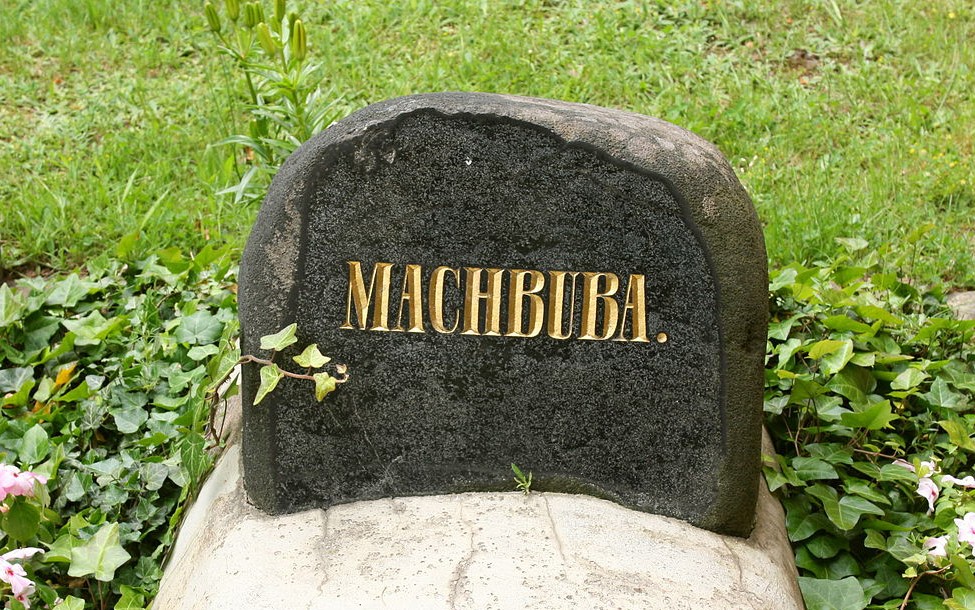 Grab der Machbuba (Frank Vincentz, Bad Muskau - Berliner Straße - Jakobuskirche - Friedhof - Machbuba 02 ies, CC BY-SA 3.0 CC BY-SA)