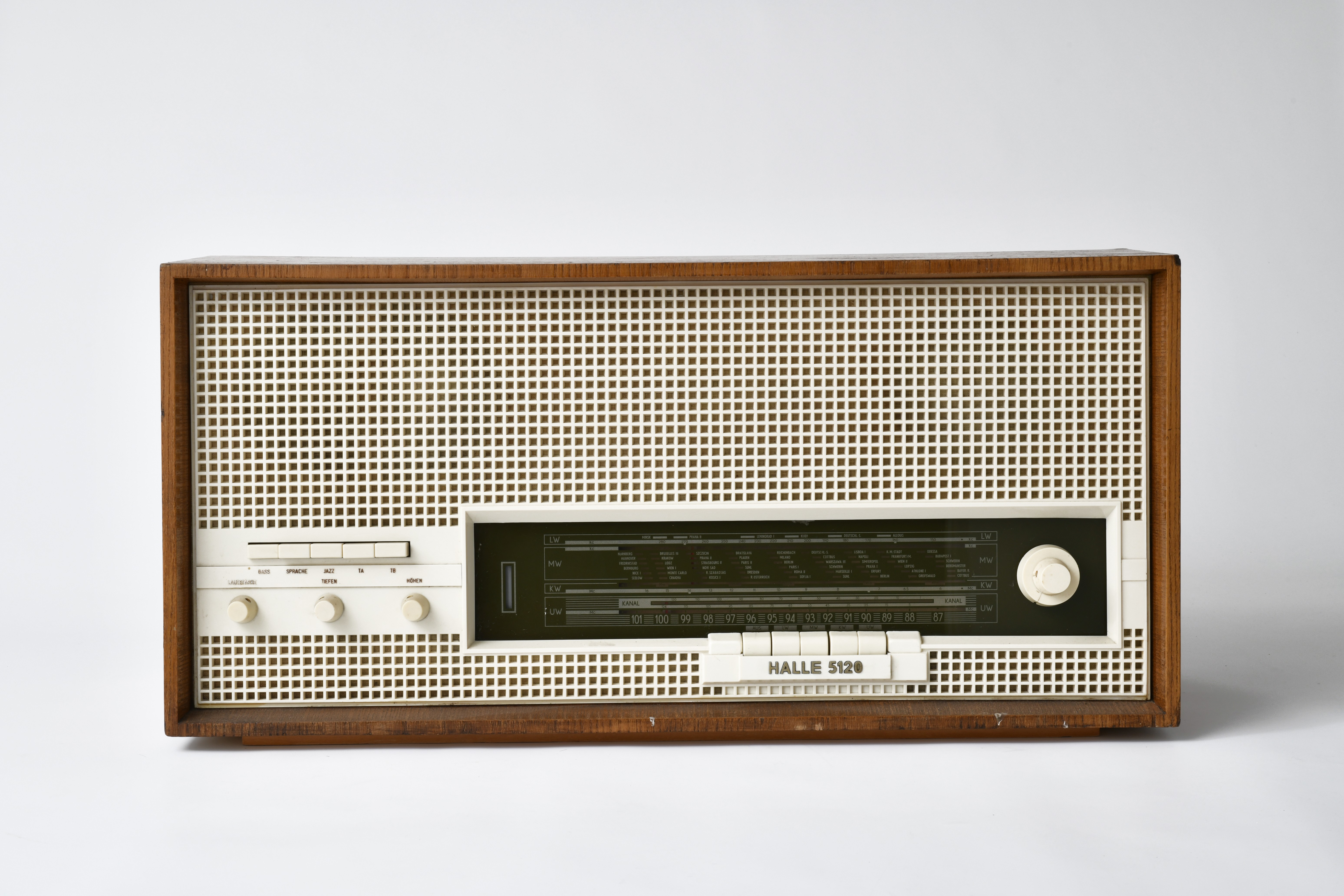 Radio HALLE 5120 (Museum Utopie und Alltag. Alltagskultur und Kunst aus der DDR CC BY-NC-SA)