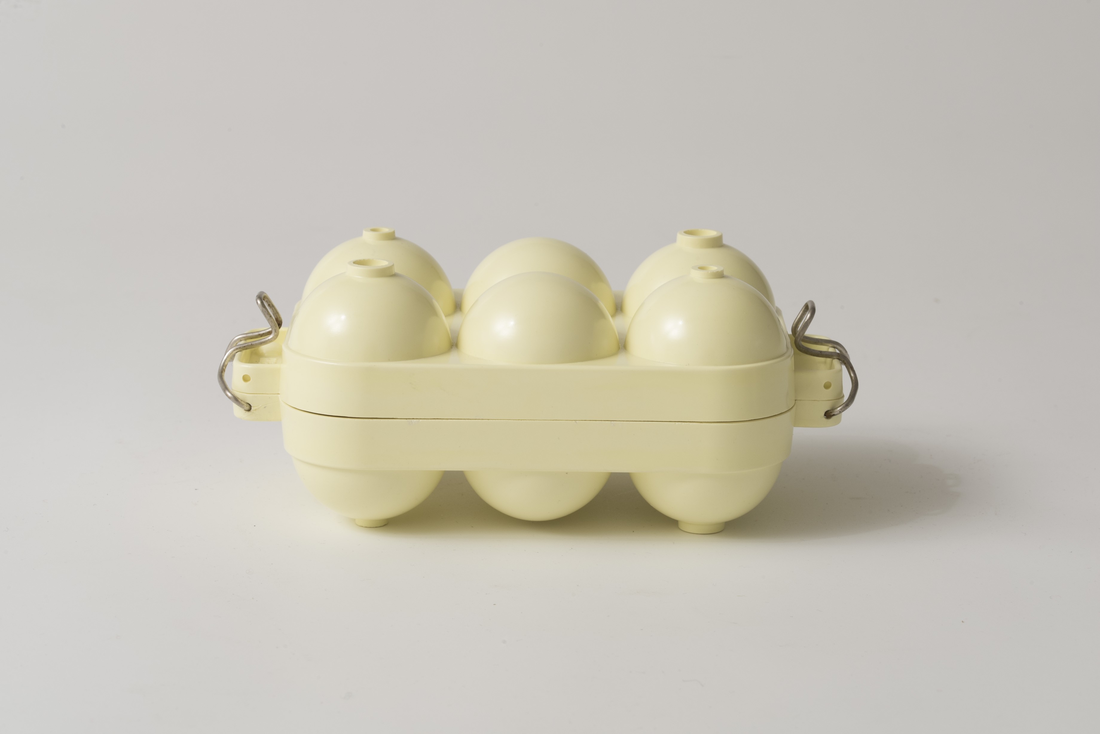 HEWA Eierbehälter (Museum Utopie und Alltag. Alltagskultur und Kunst aus der DDR CC BY-NC-SA)