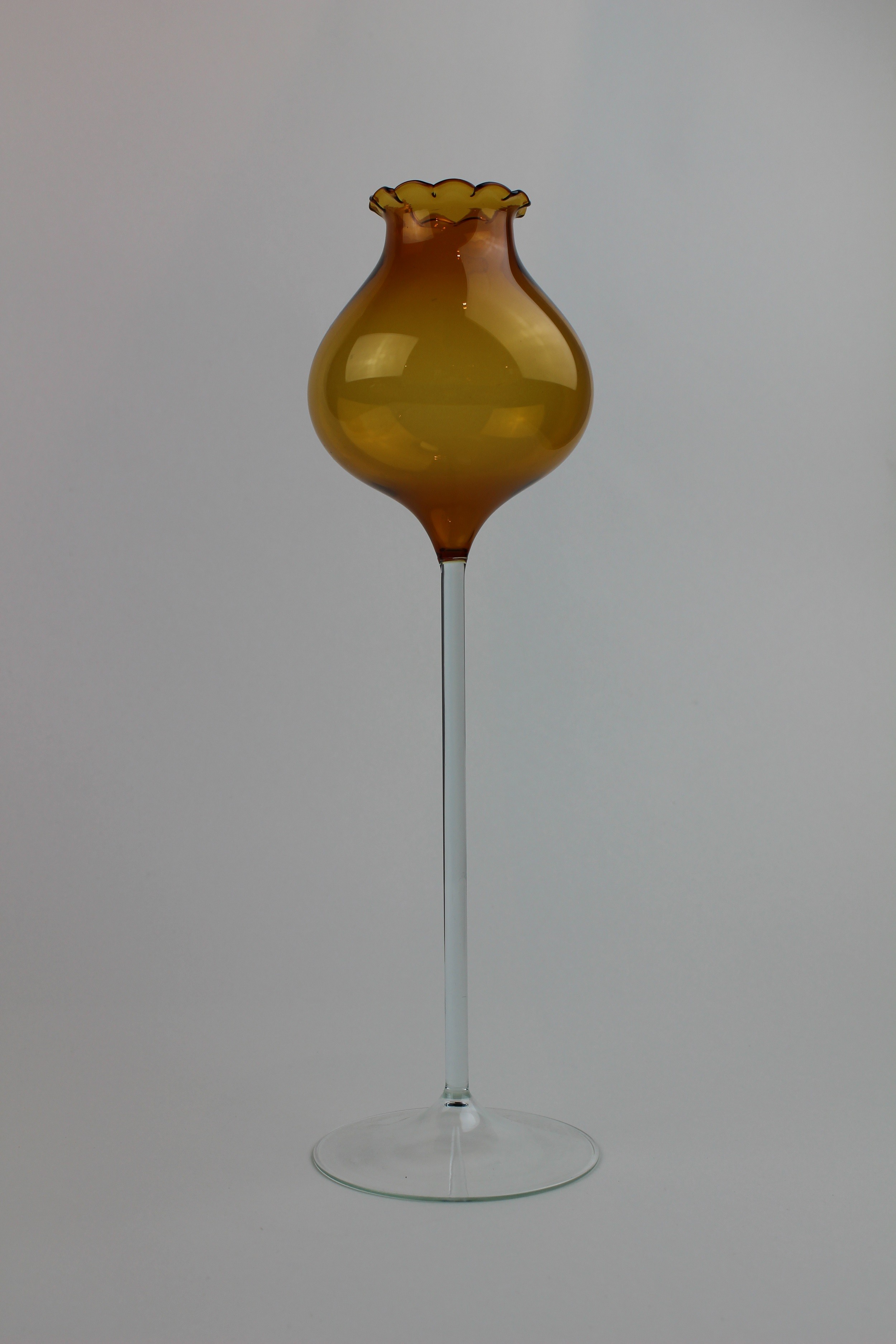 Bernsteinfarbene Vase (2/2) (Museum Baruther Glashütte CC BY-NC-SA)