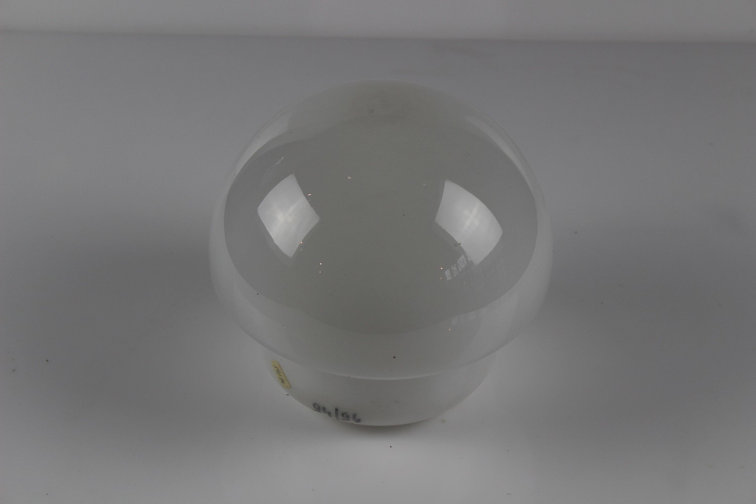 Lampenschirm Milchglas Pilzform (Museum Baruther Glashütte CC BY-NC-SA)