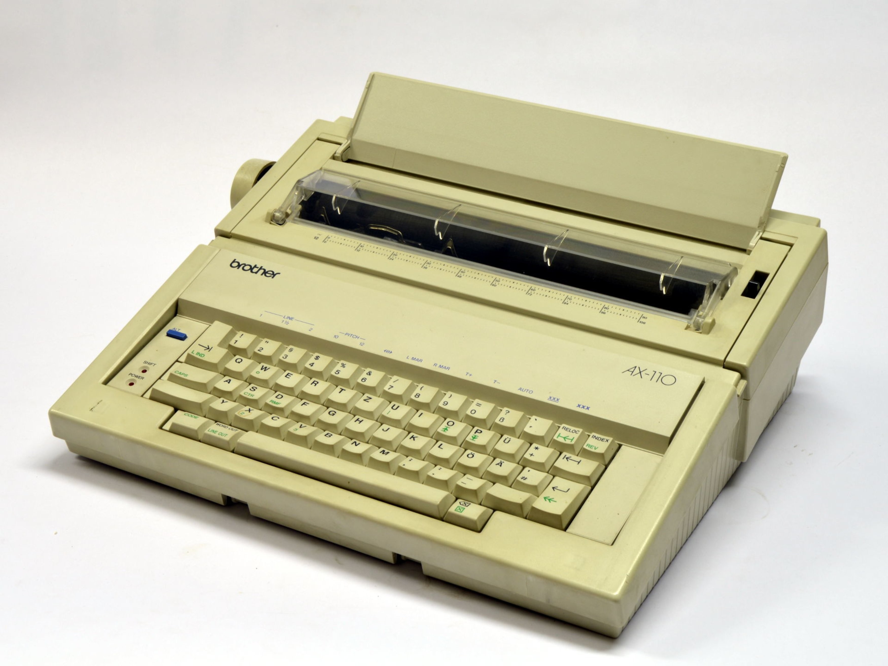 Schreibmaschine - Brother AX 110 (Museumsfabrik Pritzwalk CC BY-NC-SA)