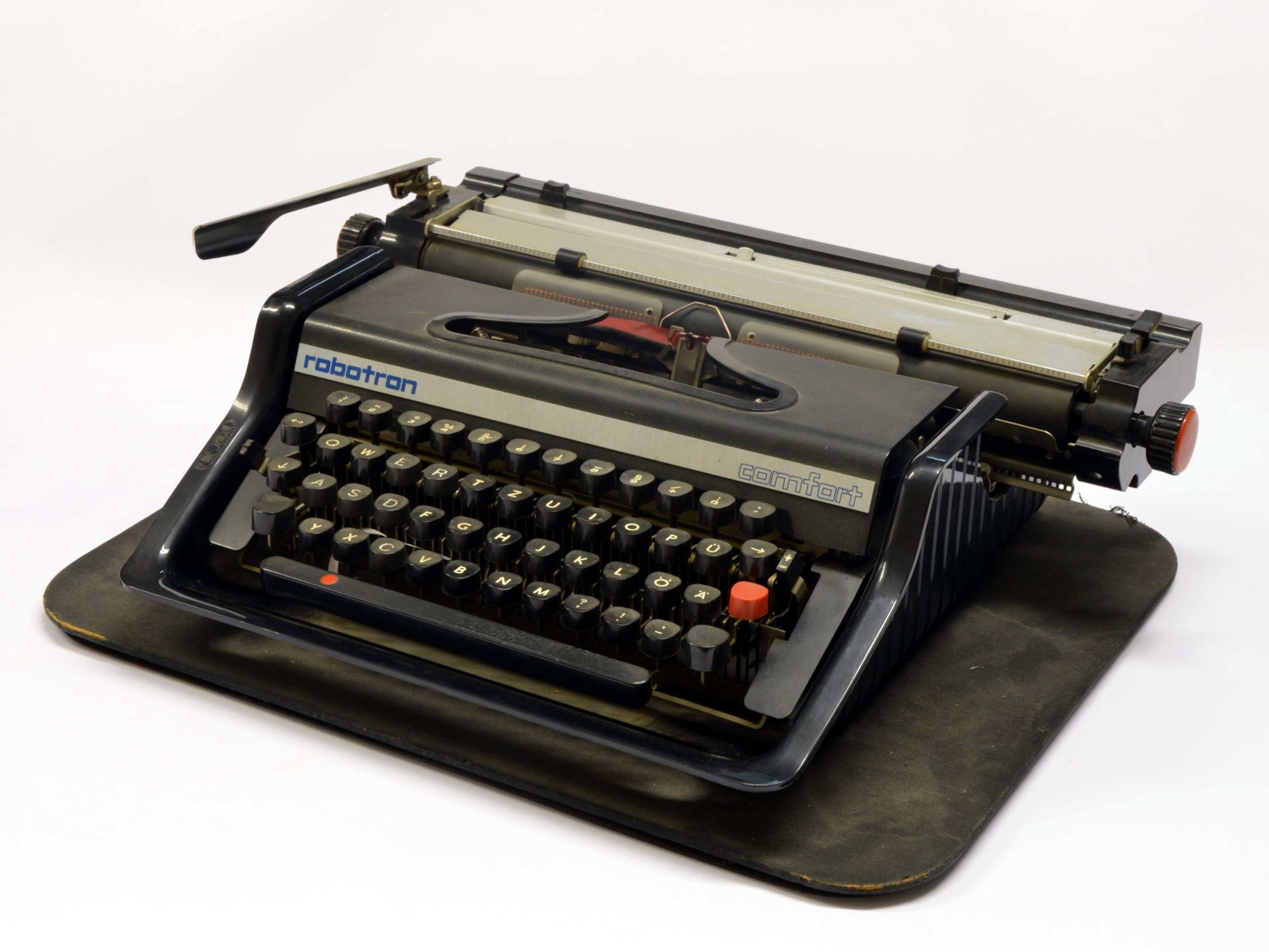 Schreibmaschine - Robotron (Museumsfabrik Pritzwalk CC BY-NC-SA)