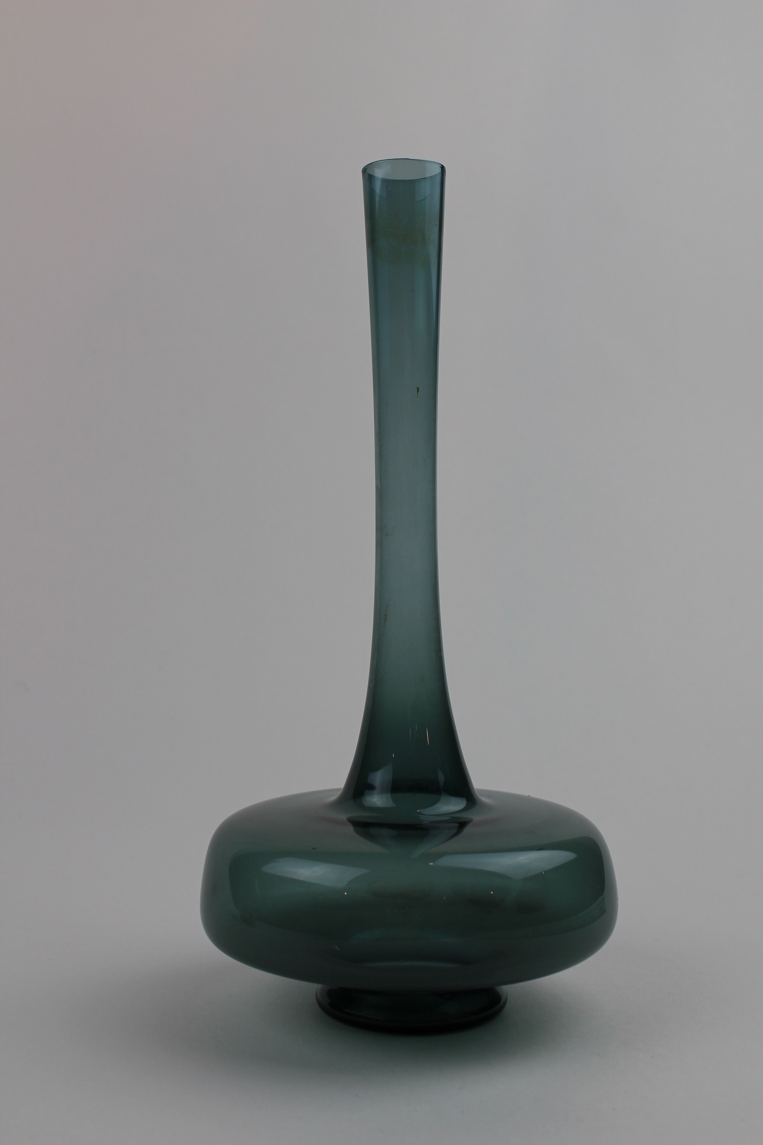 Aquablaue Vase (Museum Baruther Glashütte CC BY-NC-SA)