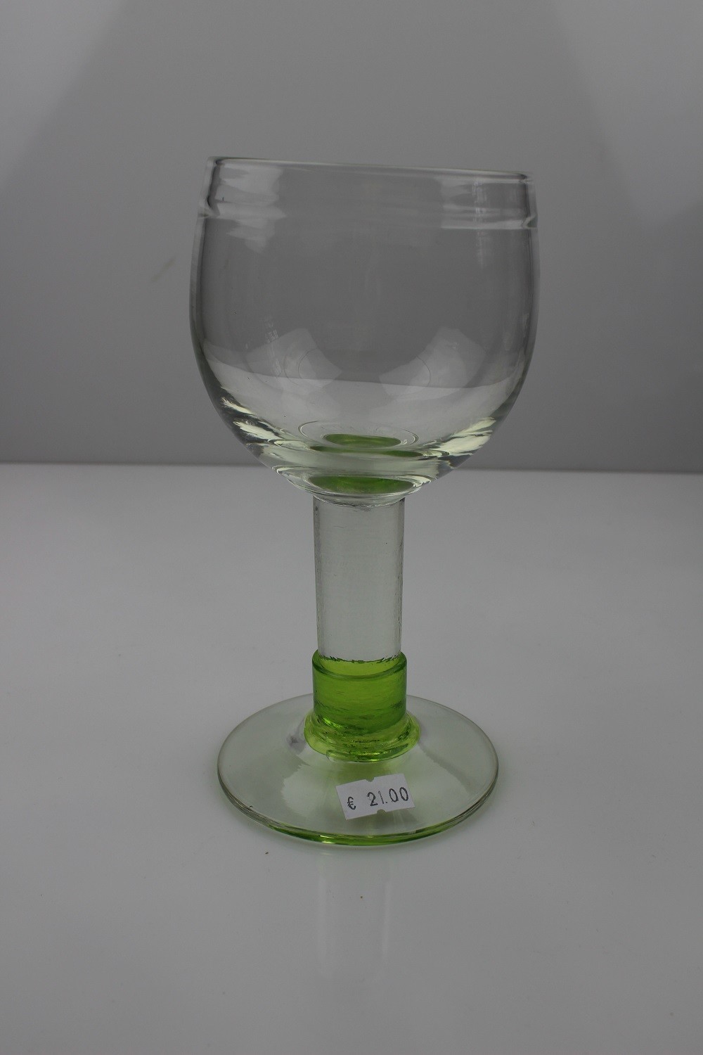 Rotweinglas, Serie "Glashütte", Design: Peter Bäz-Dölle (Museum Baruther Glashütte CC BY-NC-SA)