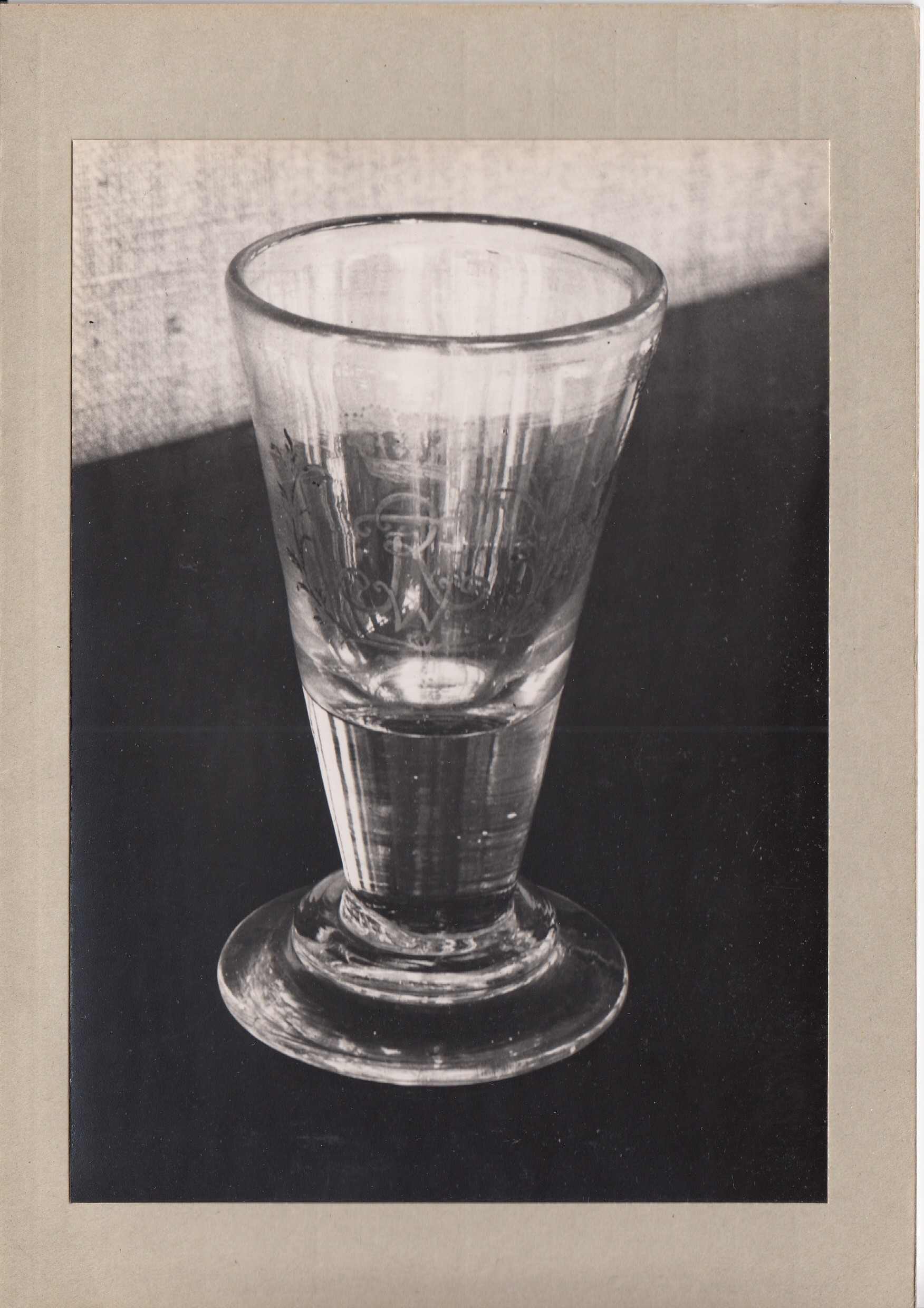 253: Trinkglas (Albert-Heyde-Stiftung CC BY-NC-SA)