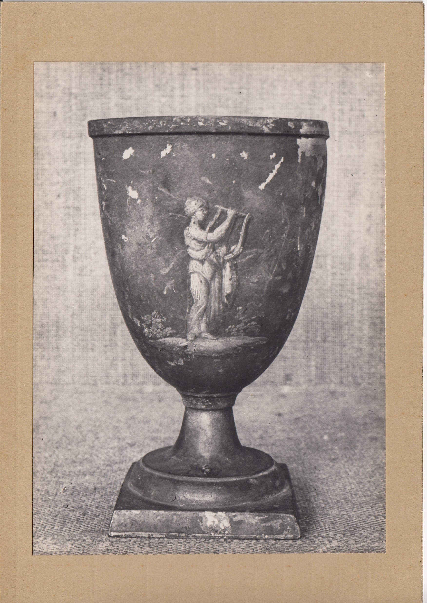 1942: Vase aus Zinn (Albert-Heyde-Stiftung CC BY-NC-SA)