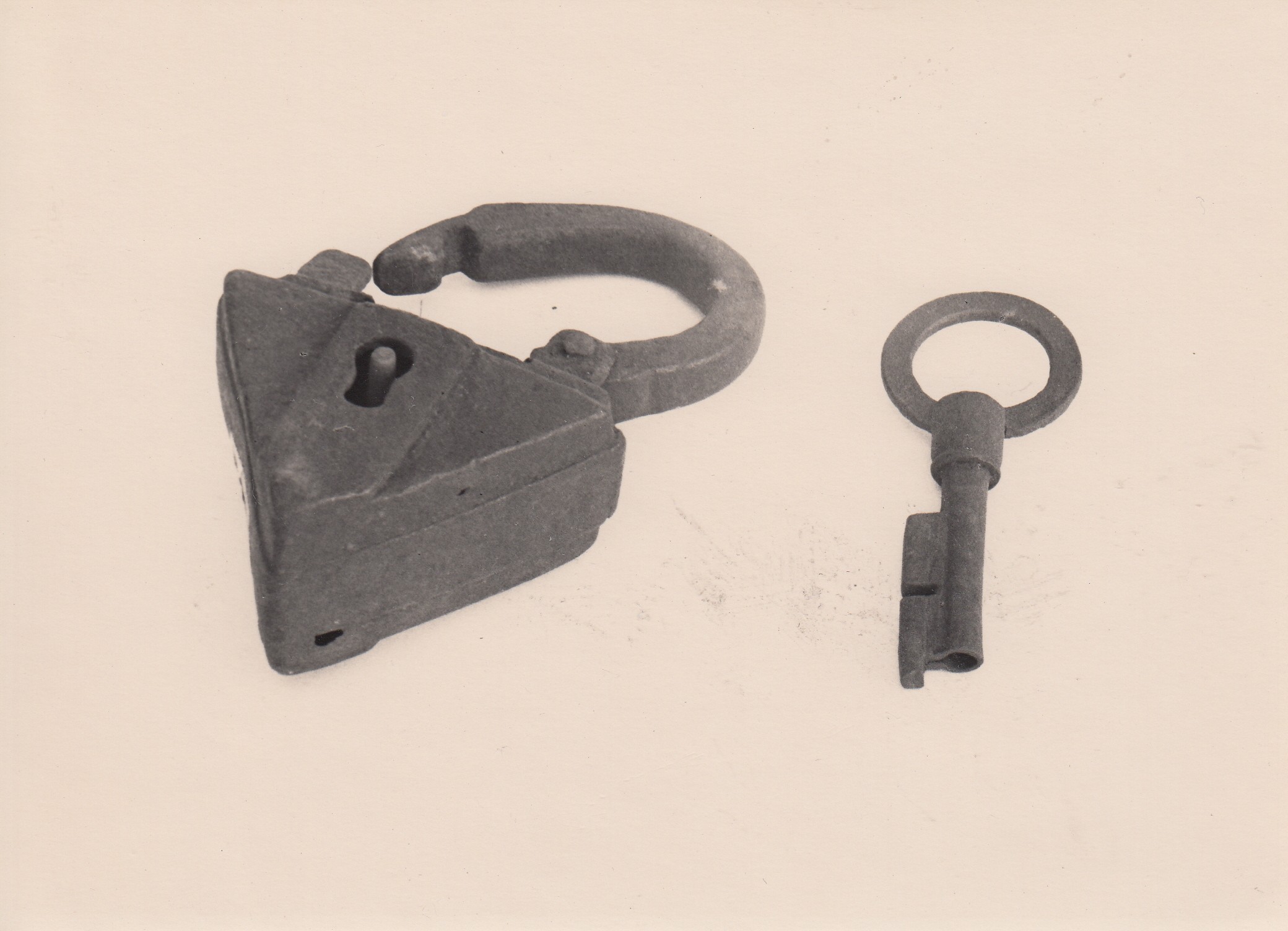 Vorlegeschloss mit Schlüssel (Albert-Heyde-Stiftung CC BY-NC-SA)