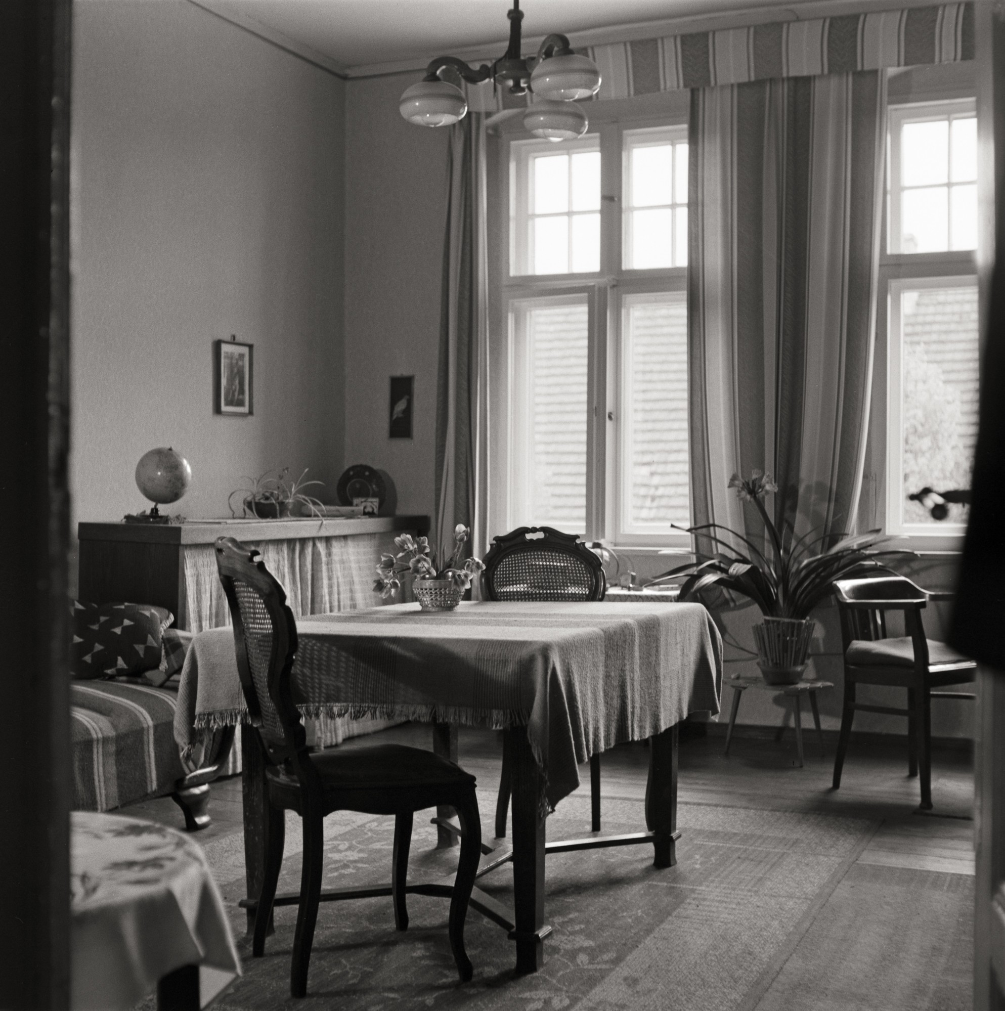Fotografie eines Wohnraumes (Müllroser Heimatmuseum im Haus des Gastes CC BY-NC-SA)