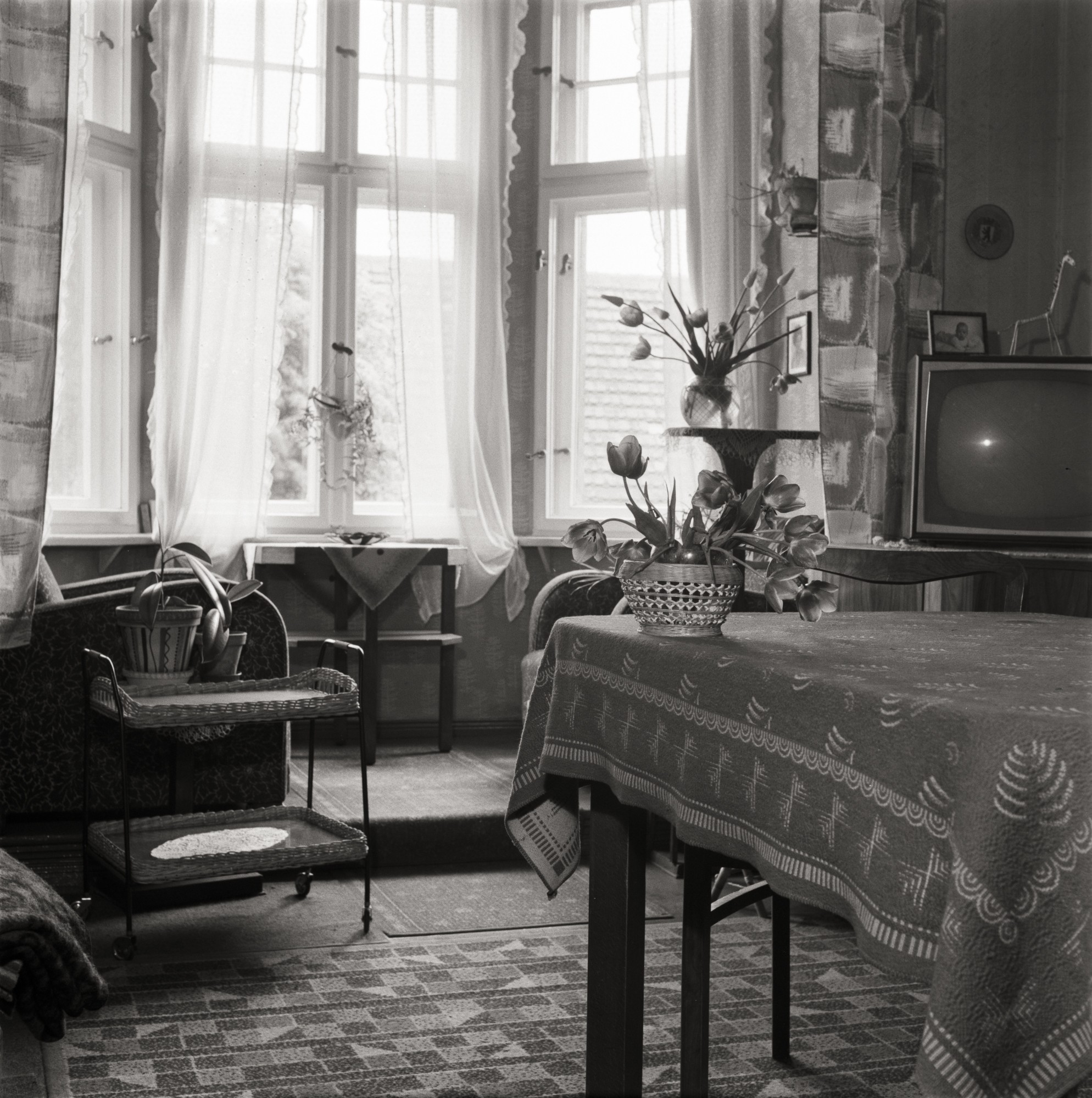 Fotografie eines Wohnzimmers (Müllroser Heimatmuseum im Haus des Gastes CC BY-NC-SA)