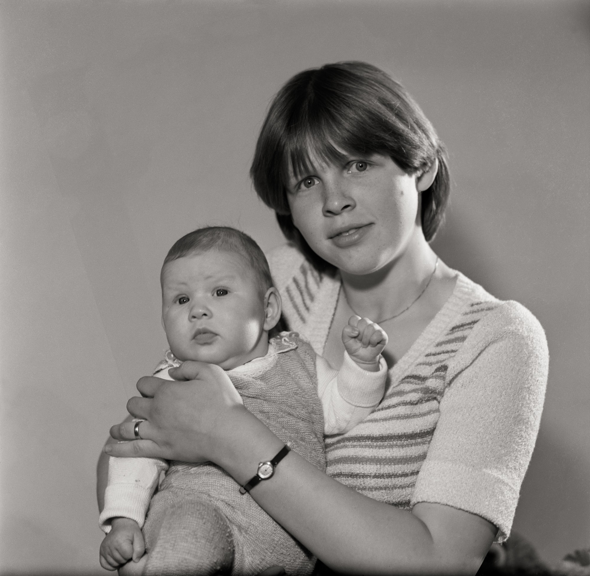 Fotografie von Mutter und Kind (Müllroser Heimatmuseum im Haus des Gastes CC BY-NC-SA)