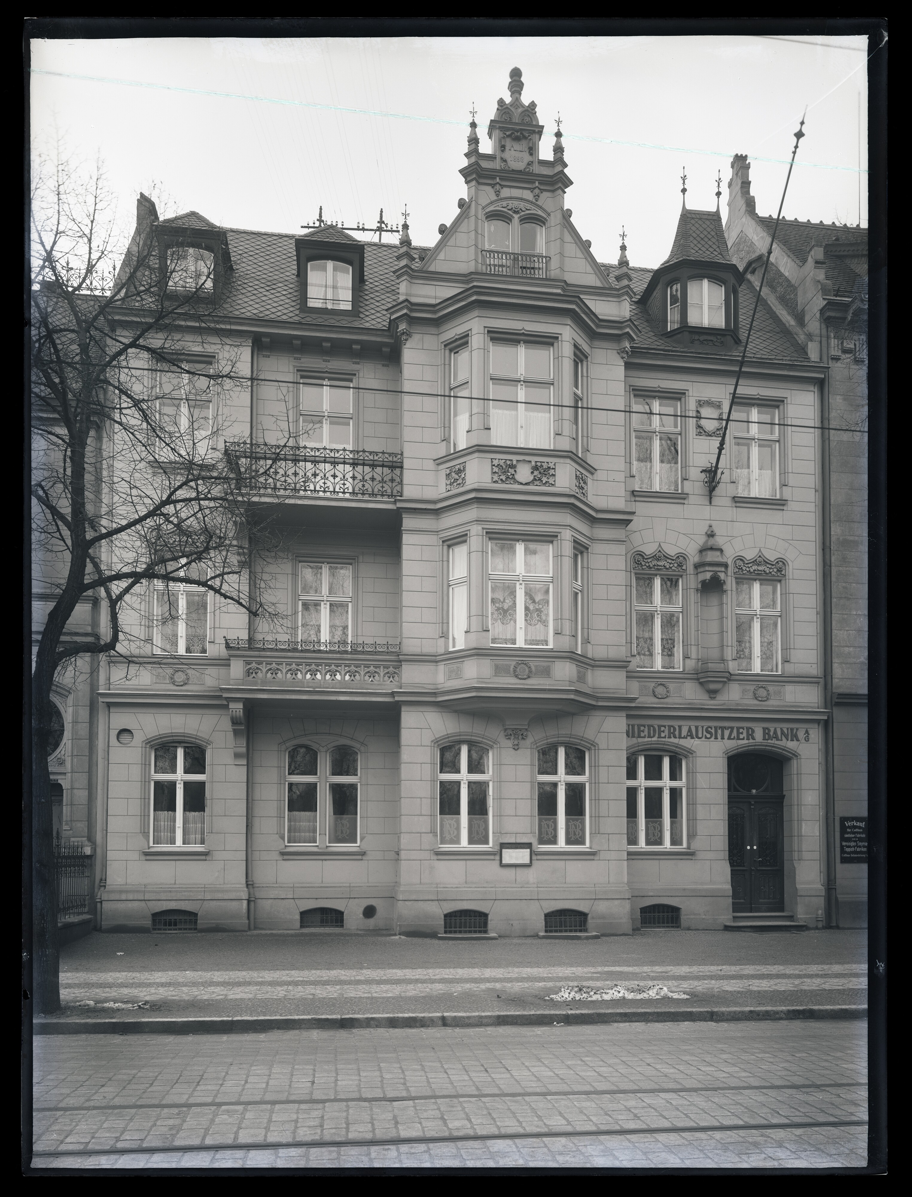 Außenansicht "Niederlausitzer Bank Aktiengesellschaft" in der Kaiser-Friedrich-Straße 7, Cottbus (Stadtmuseum Cottbus CC BY-NC-SA)