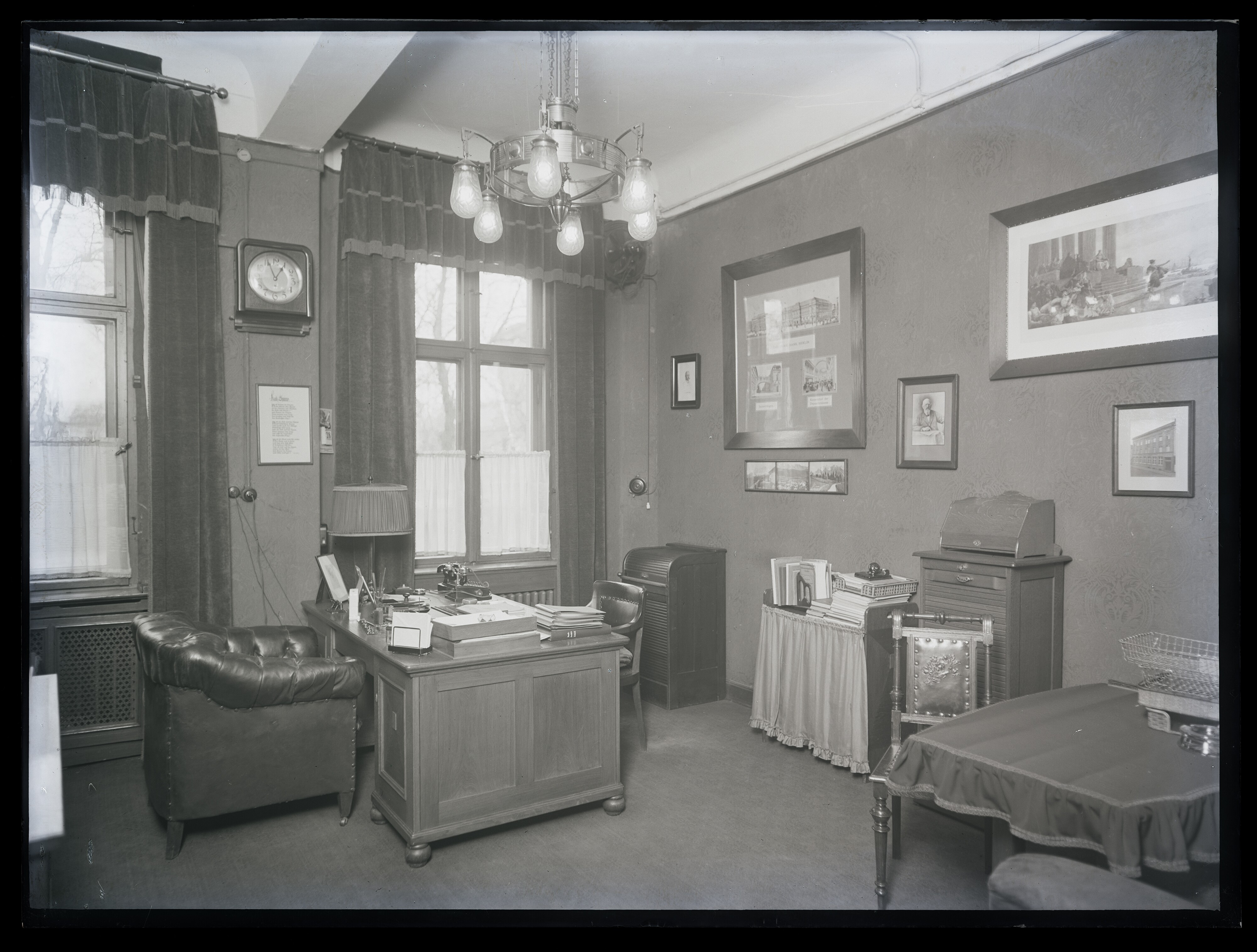 Innenaufnahme eines Büroraumes (Stadtmuseum Cottbus CC BY-NC-SA)