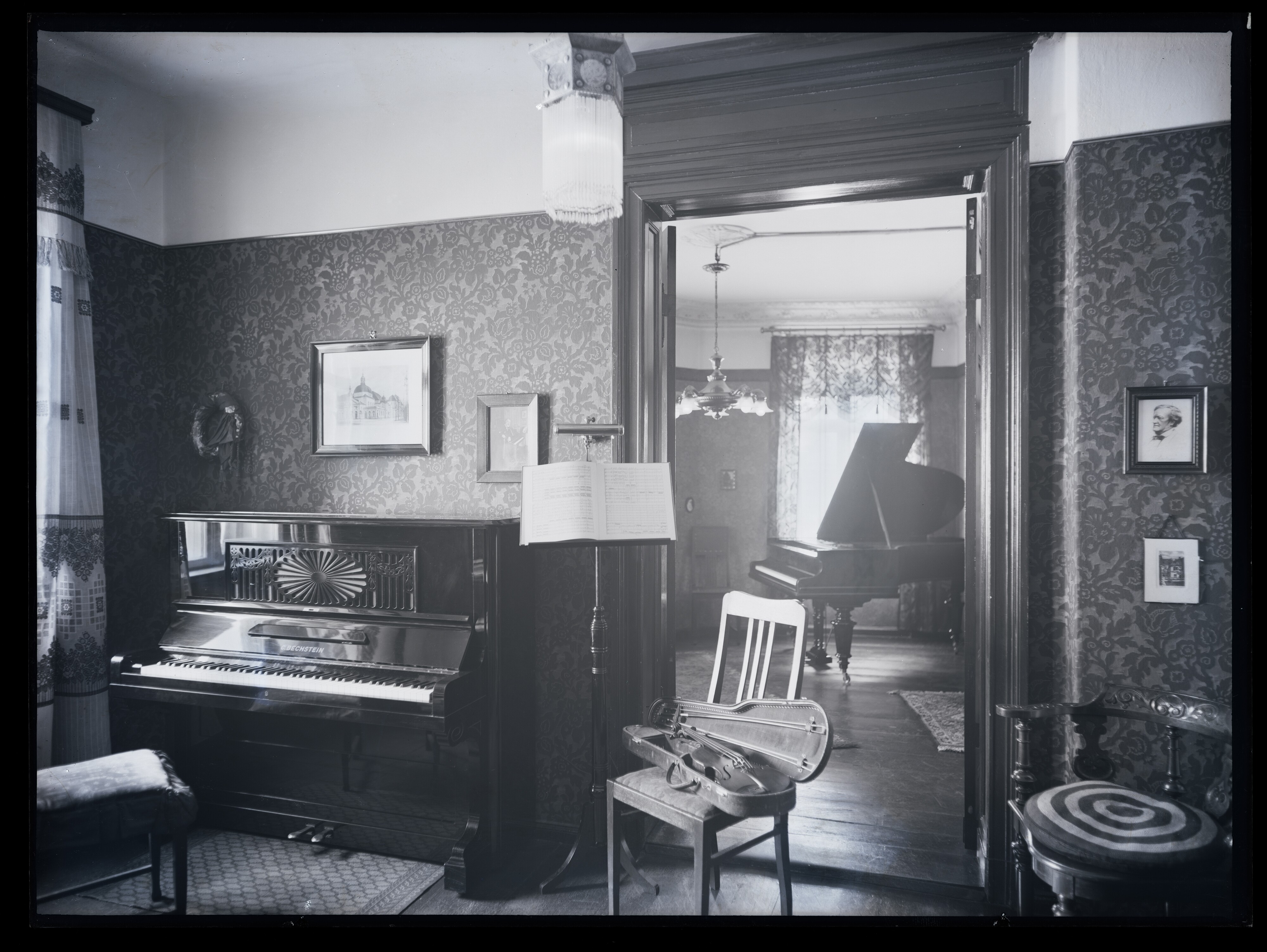 Klavierzimmer Wilhelm Lesse, Dresdener Straße 154 (Stadtmuseum Cottbus CC BY-NC-SA)