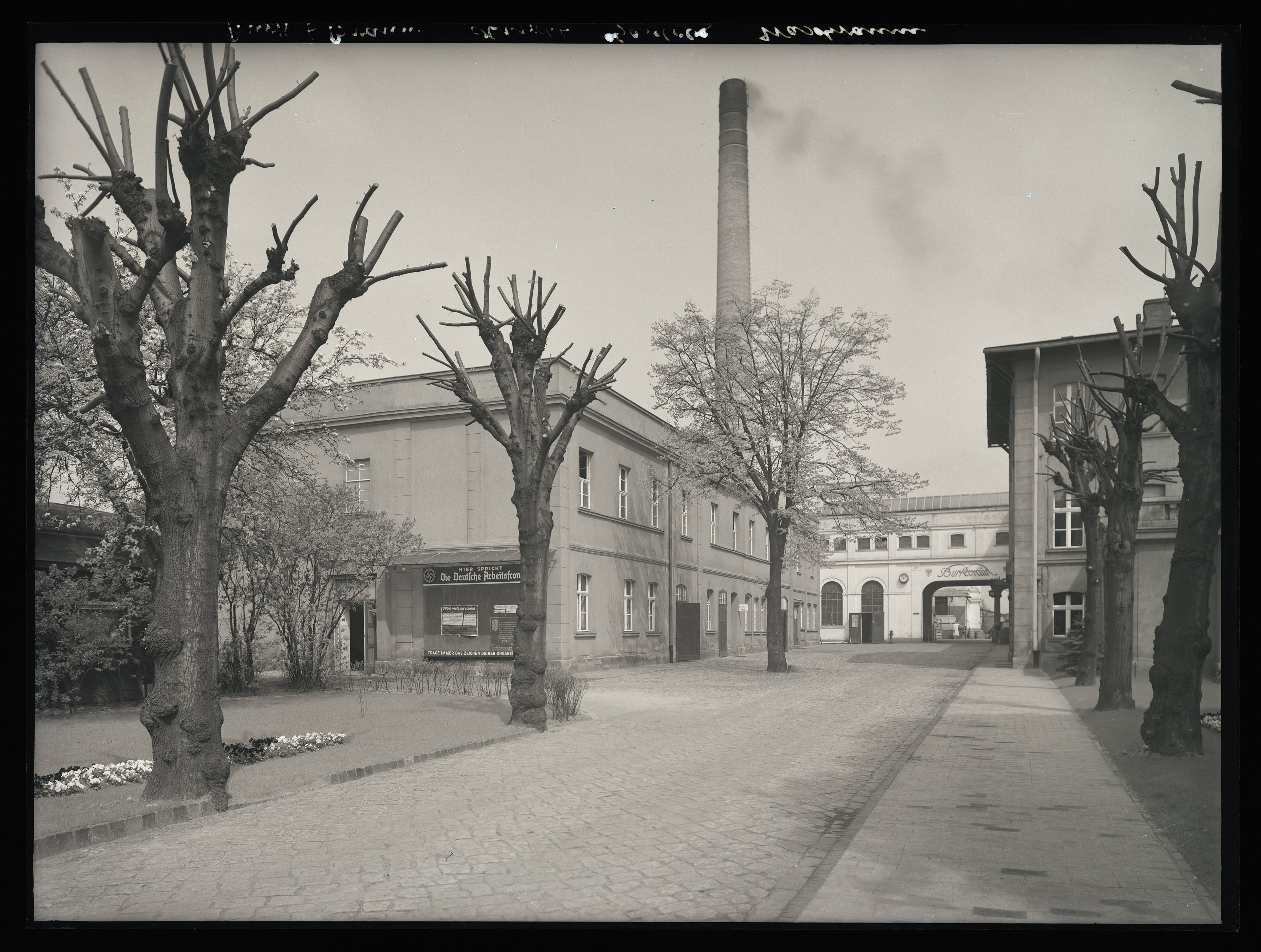 Burk & Braun, Kakao- und Schokoladenfabrik - Zufahrt Werk (Stadtmuseum Cottbus CC BY-NC-SA)