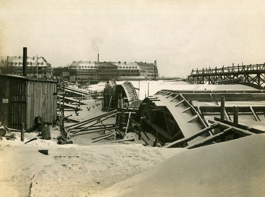 Fotografie Brückenbauarbeiten 1922 (Archiv des Landkreises Spree-Neiße CC BY-NC-SA)