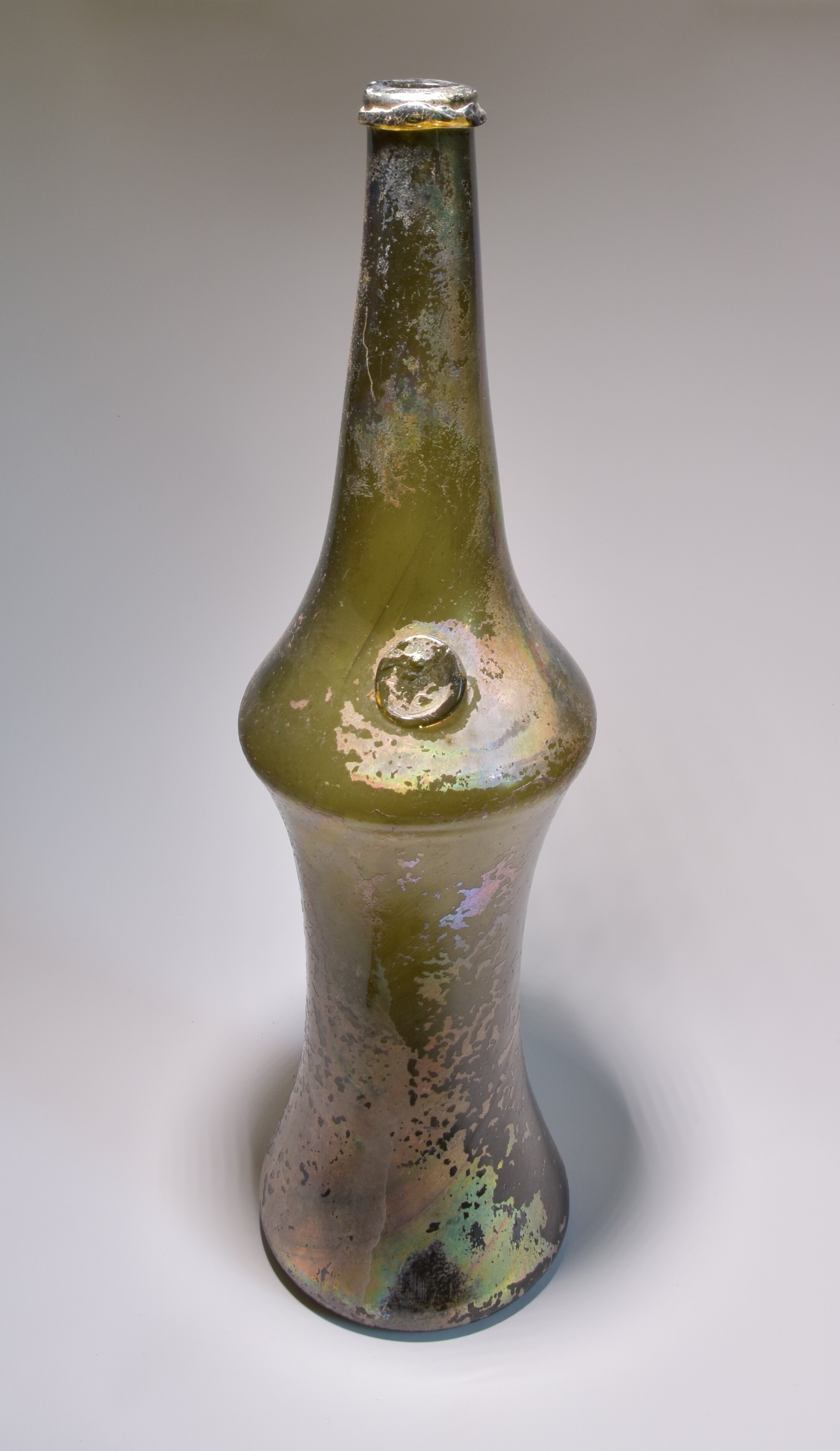 Glasflasche mit Marke (Stadt- und Regionalmuseum Perleberg CC BY-NC-SA)