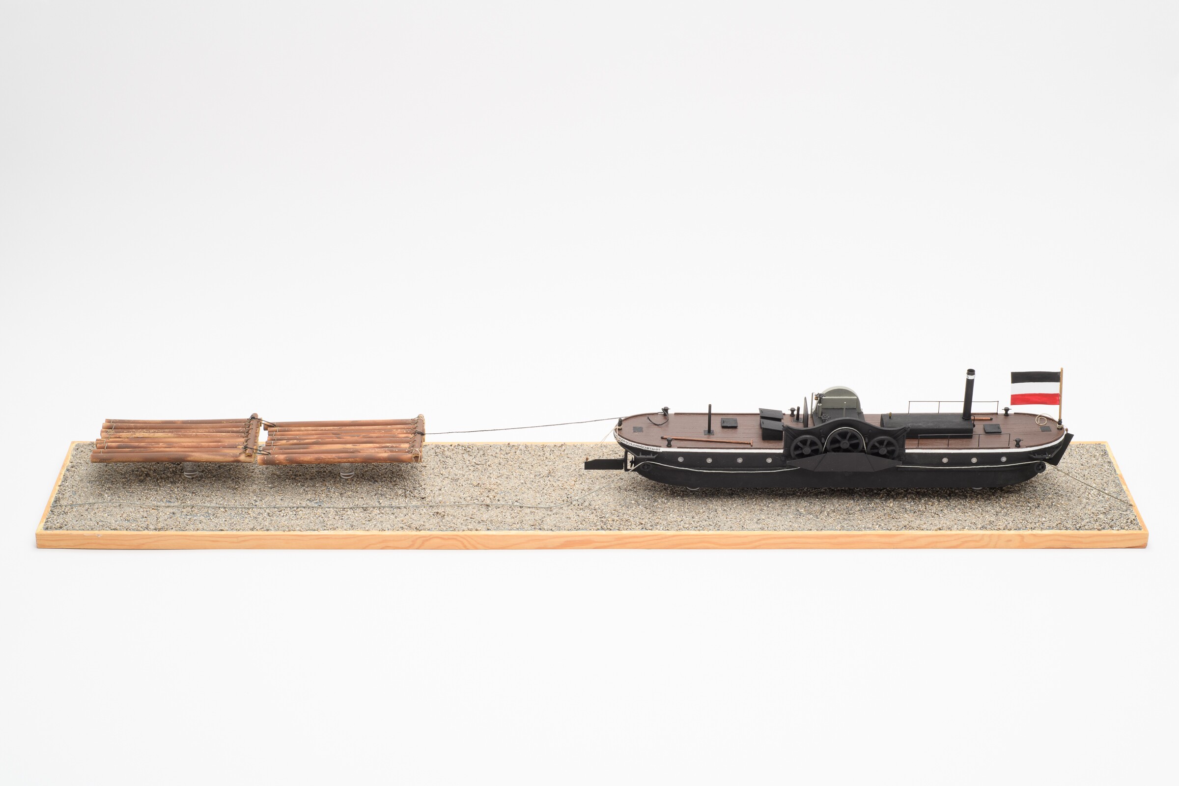 Modell Seildampfer TOUEUR (Binnenschifffahrts-Museum Oderberg CC BY-NC-SA)