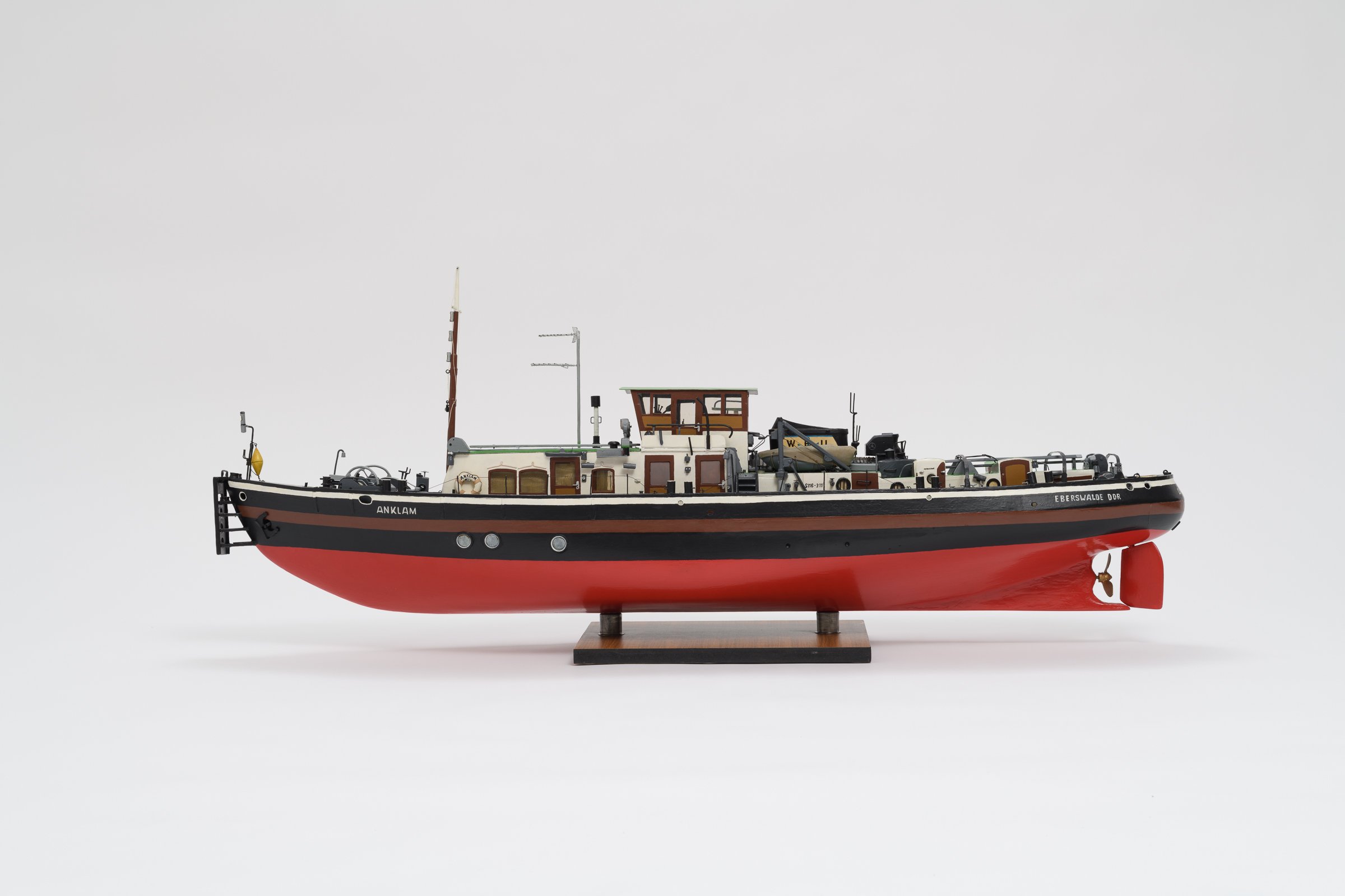 Modell Schubschlepper ANKLAM (Binnenschifffahrts-Museum Oderberg CC BY-NC-SA)