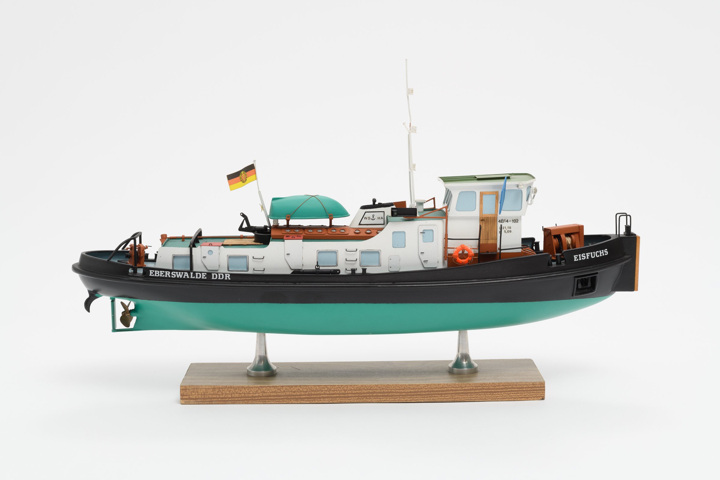 Modell Eisbrecher EISFUCHS (Binnenschifffahrts-Museum Oderberg CC BY-NC-SA)