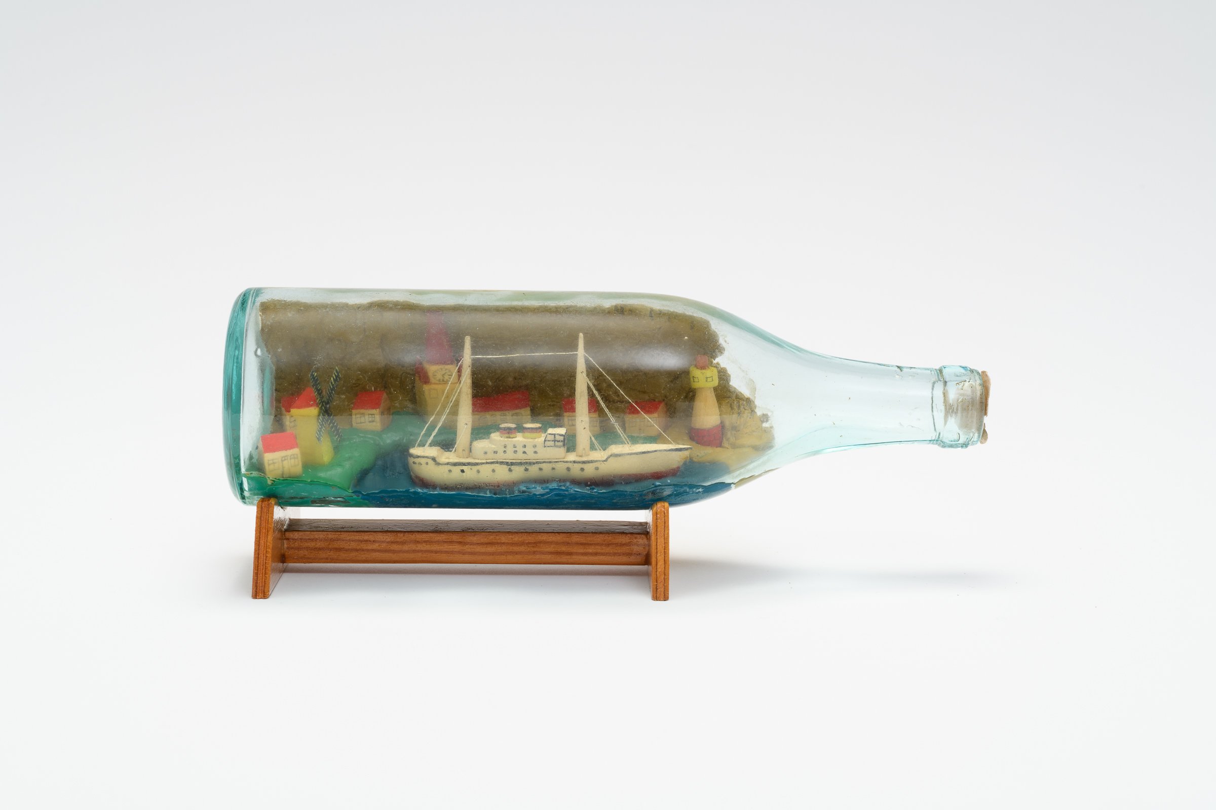 Flaschenschiff Ozeandampfer (Binnenschifffahrts-Museum Oderberg CC BY-NC-SA)