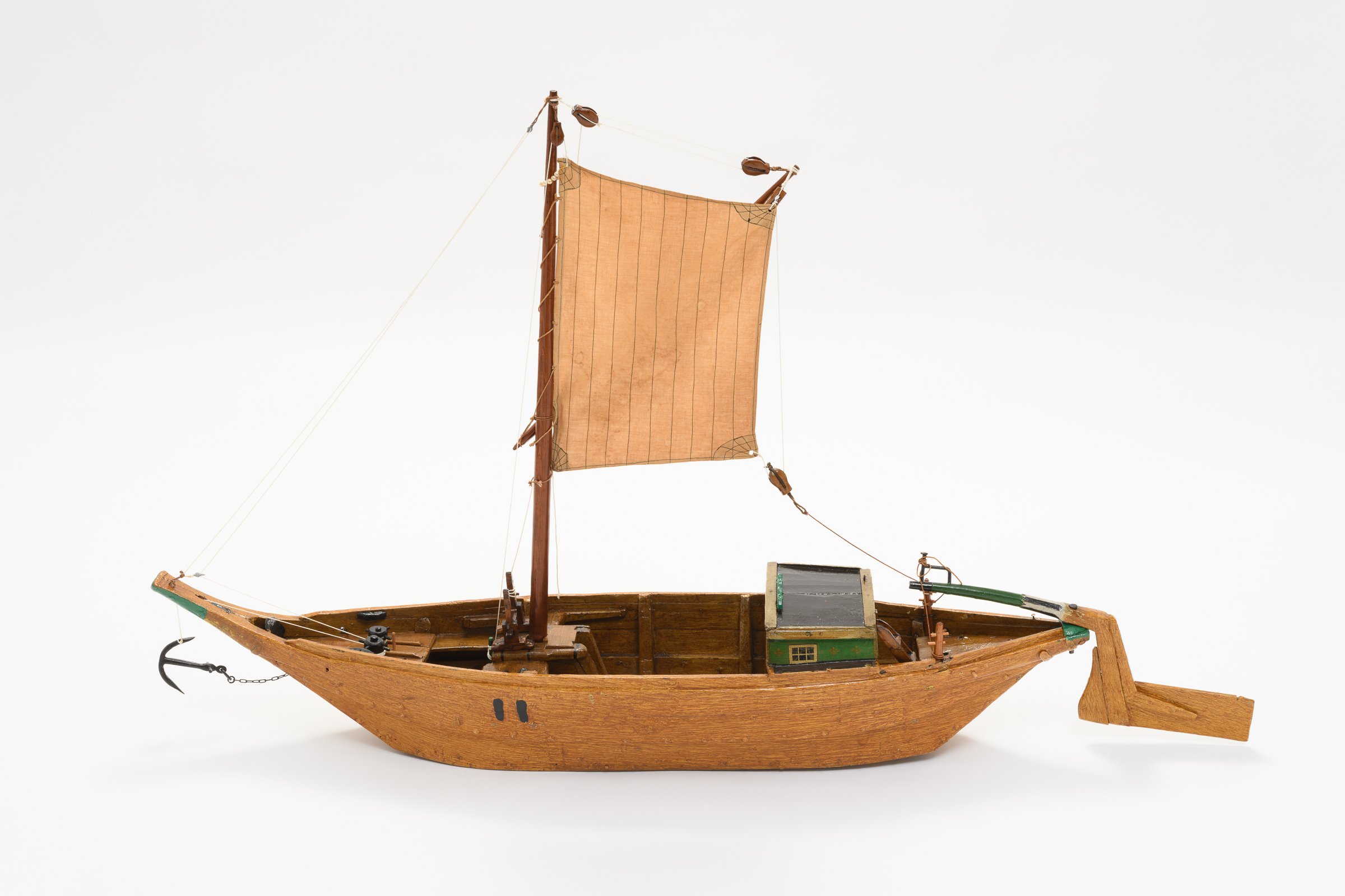 Modell Kaffenkahn mit Segel (Binnenschifffahrtsmuseum Oderberg CC BY-NC-SA)