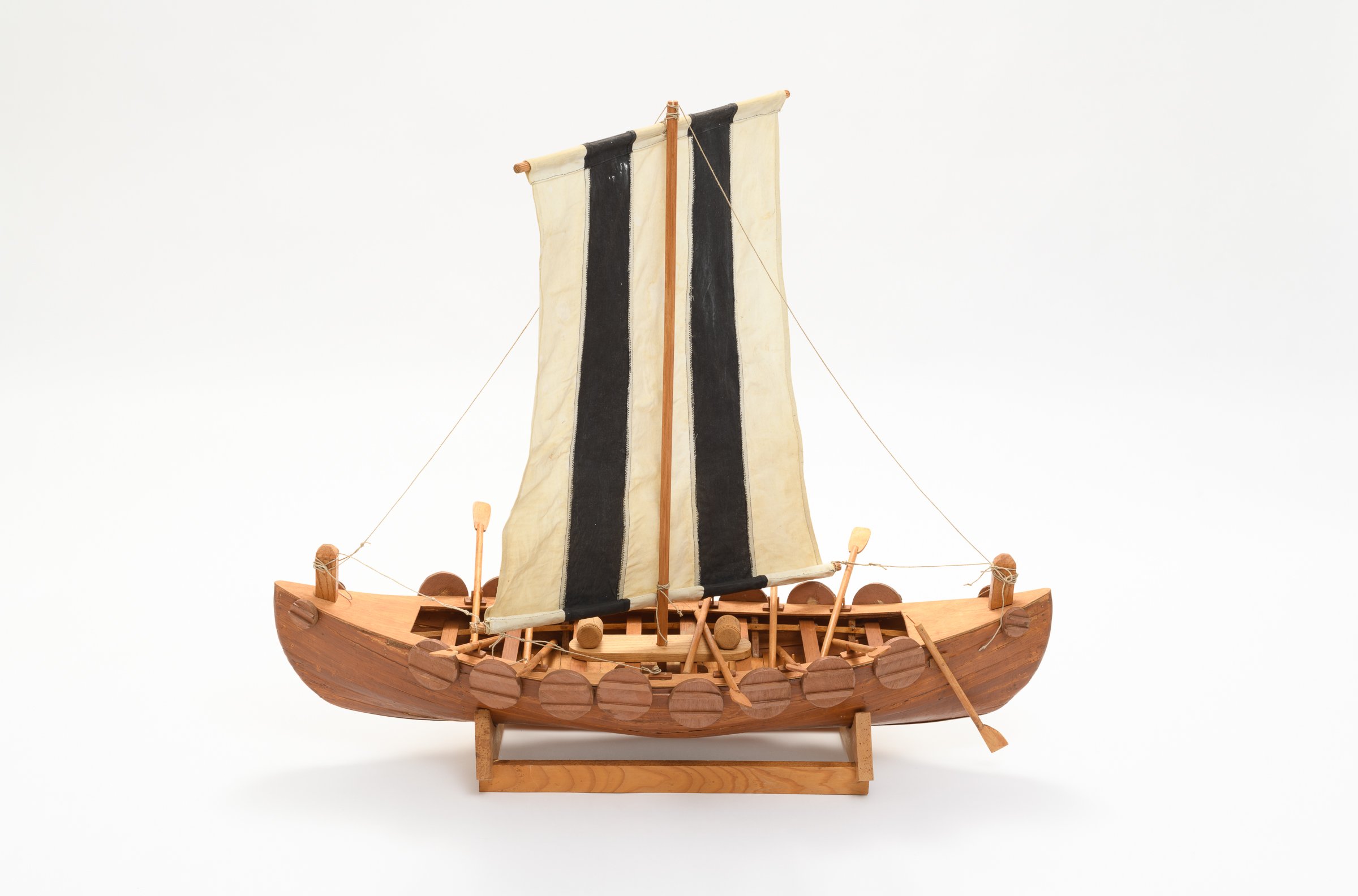 Modell eines Wikingerschiffs (Binnenschifffahrtsmuseum Oderberg CC BY-NC-SA)