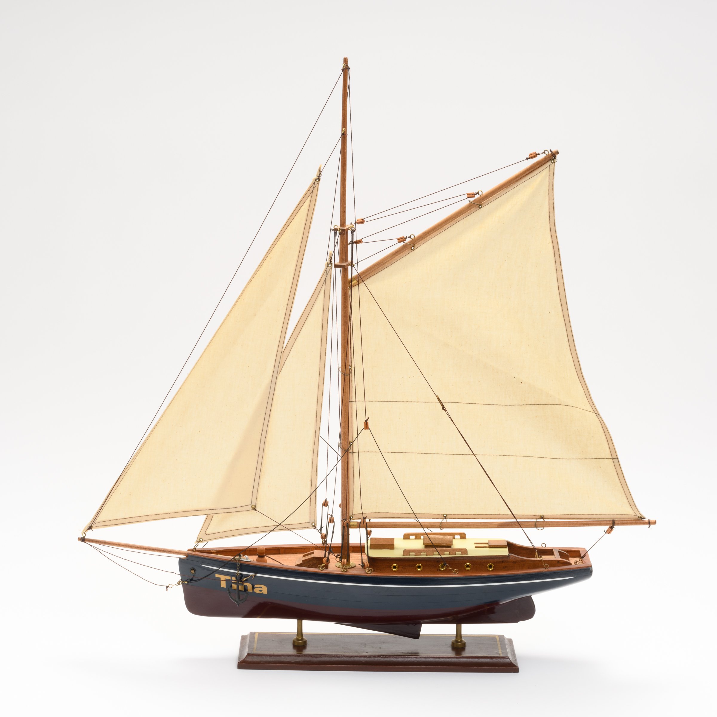 Modell Seegelboot TINA (Binnenschifffahrtsmuseum Oderberg CC BY-NC-SA)