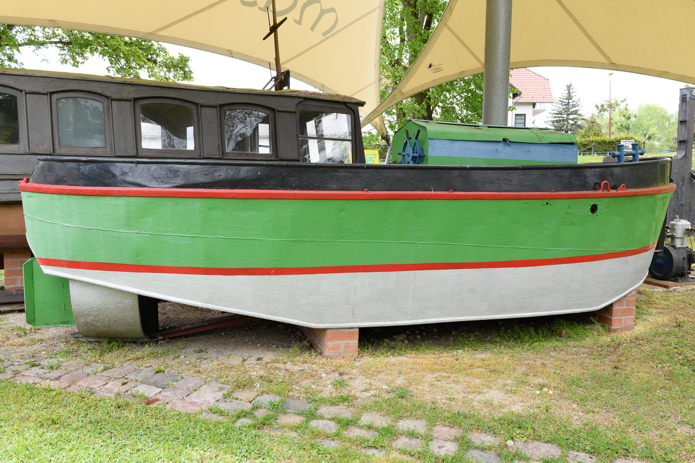 Stoßboot (Binnenschifffahrtsmuseum Oderberg CC BY-NC-SA)