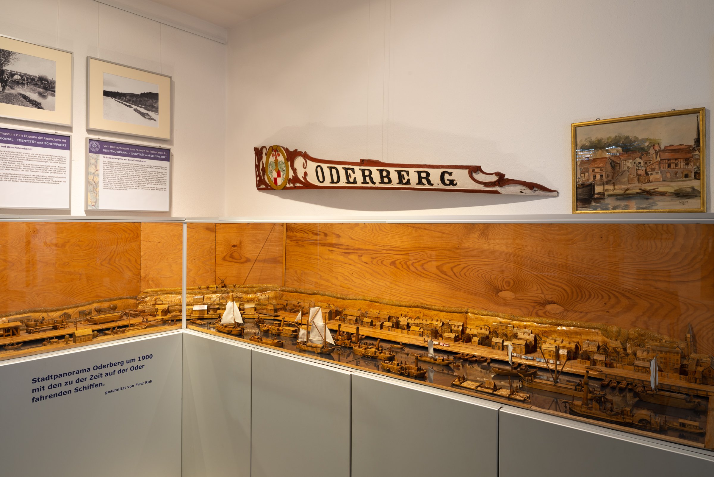 Namensschild des Motorschiffes "ODERBERG" (Binnenschifffahrts-Museum Oderberg CC BY-NC-SA)