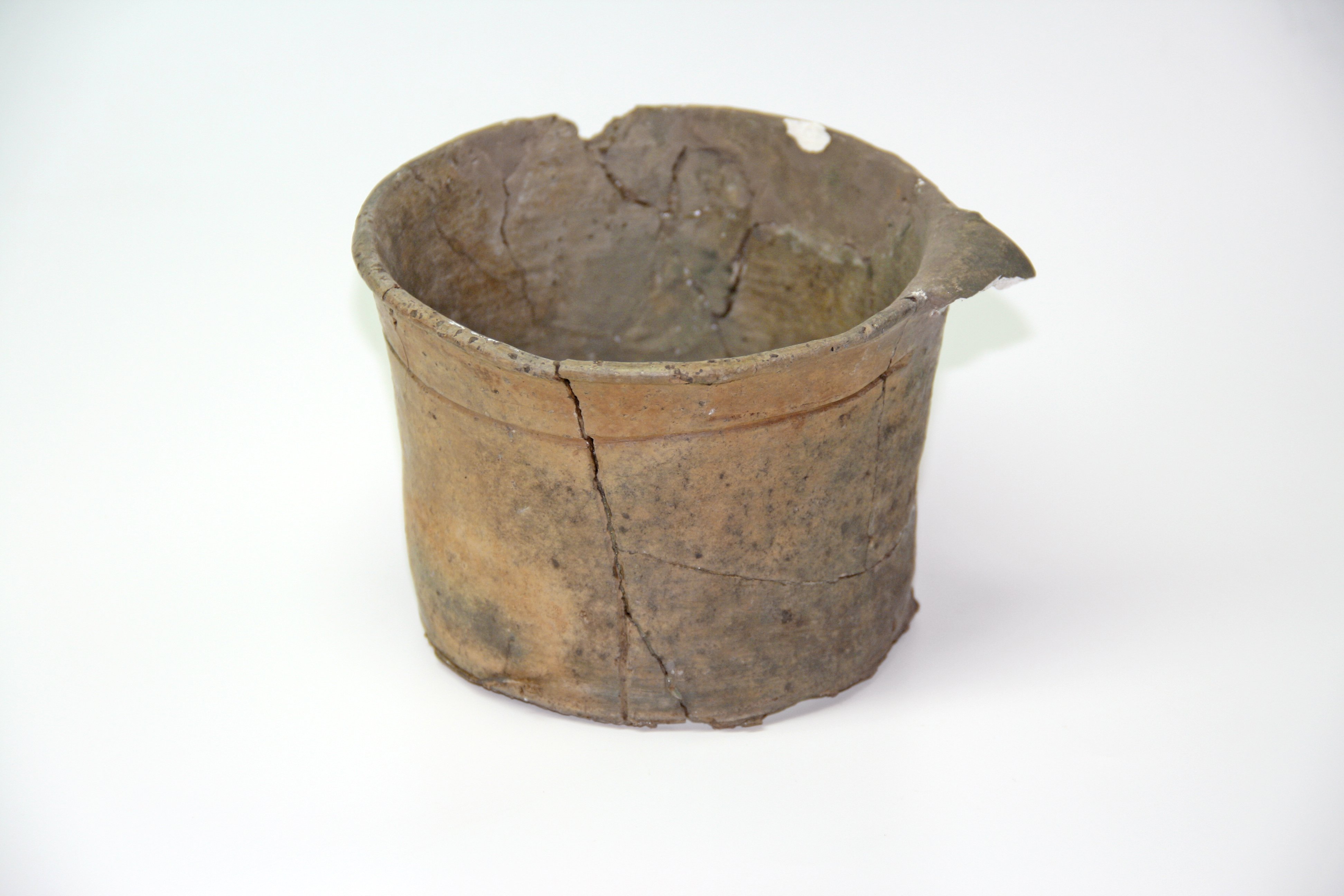 Keramikgefäß ohne Boden, mit Henkelansatz (Binnenschifffahrts-Museum Oderberg CC BY-NC-SA)
